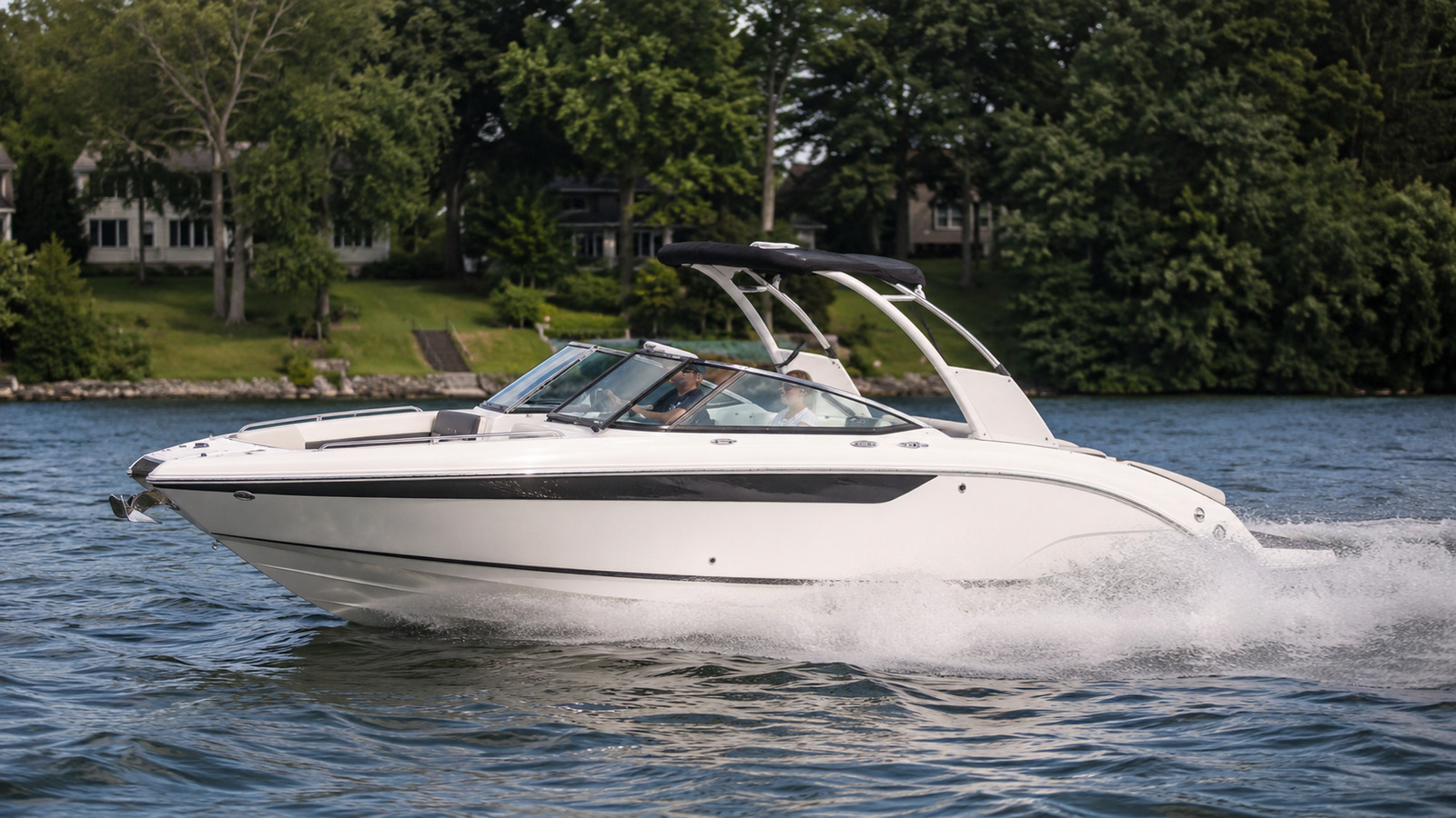 chaparral ssx 247 ssx port side light chop running 16