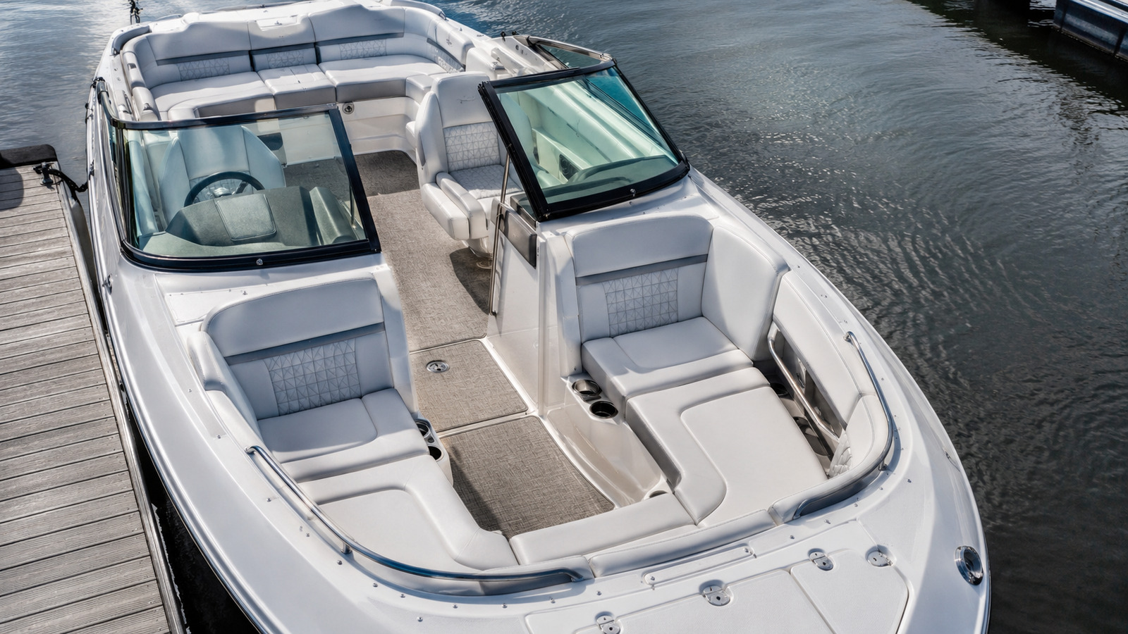 chaparral ssx 30 ssx elevated dock interior 21