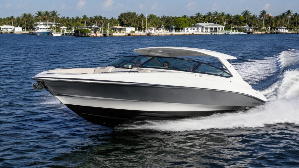 formula boats 360 crossover bowrider front quarter running 02