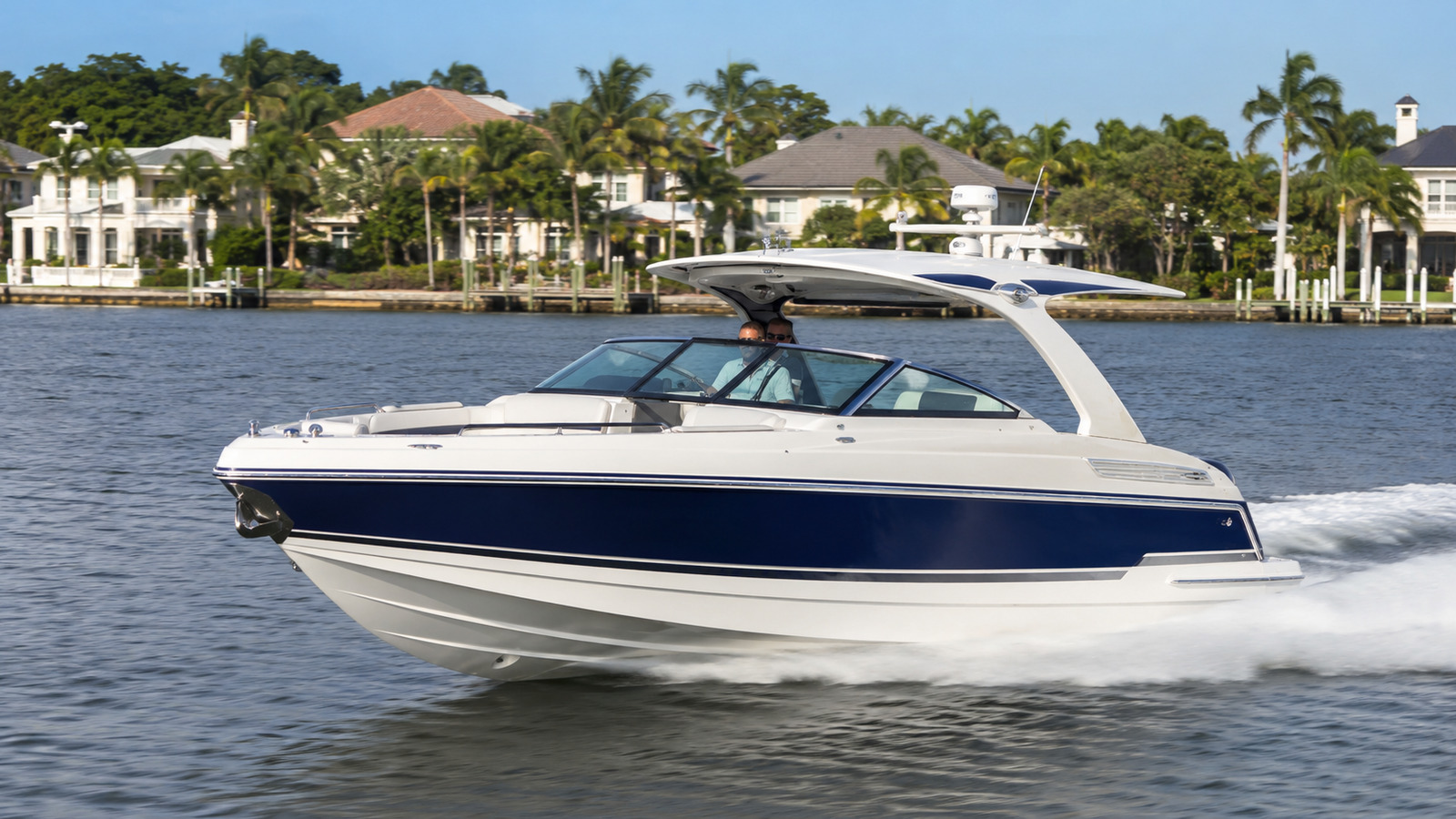 formula boats 360 crossover bowrider hero exterior underway 01