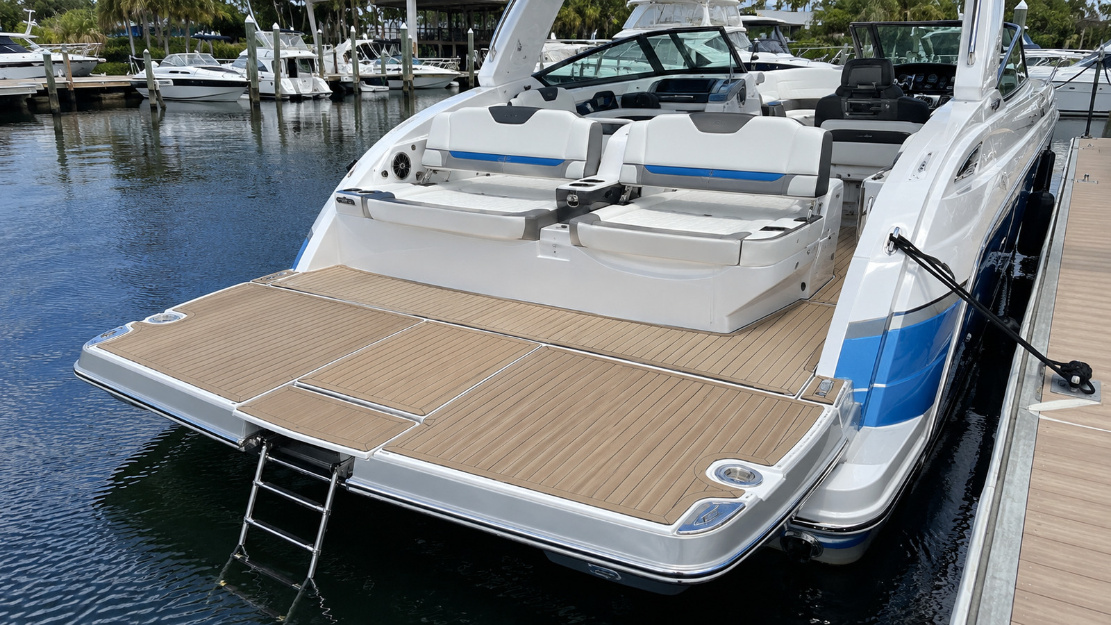 formula boats 360 crossover bowrider swim platform 11