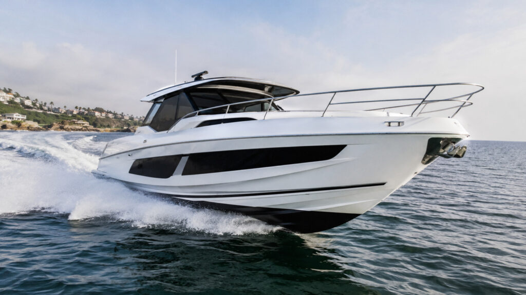 formula boats 400 super sport crossover premium exterior hero 25