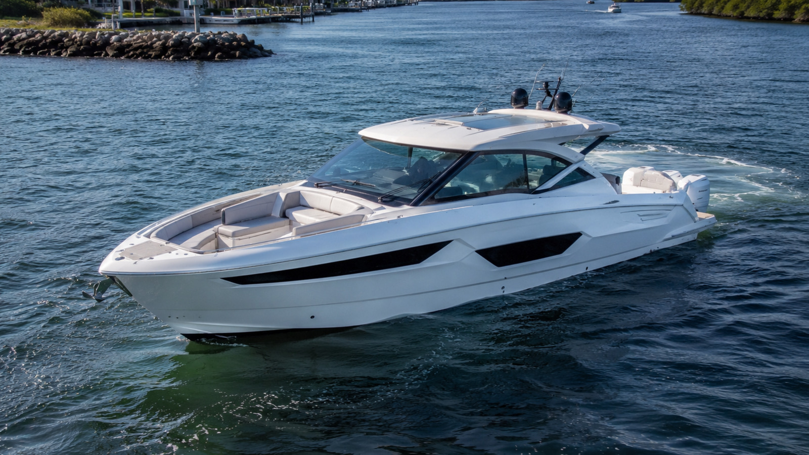 formula boats 430 super sport crossover elevated wide exterior 05