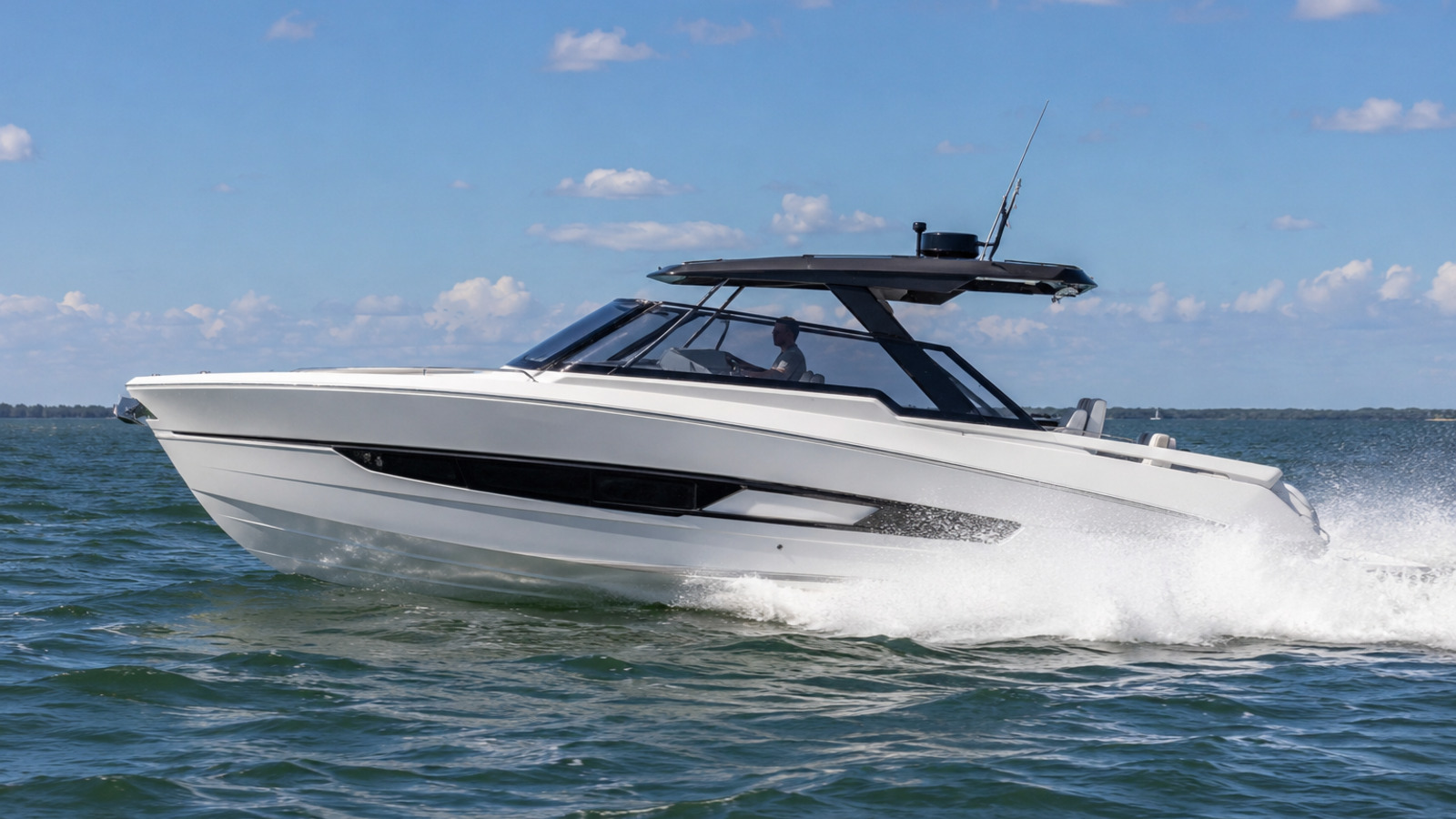 formula boats 430 super sport crossover port side light chop running 16
