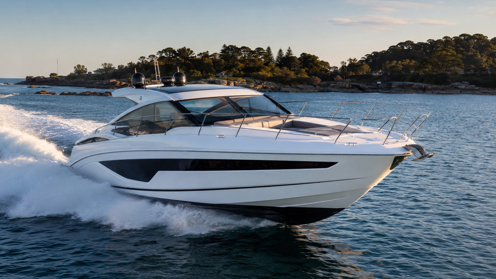 formula boats 500 super sport crossover hero exterior underway 01