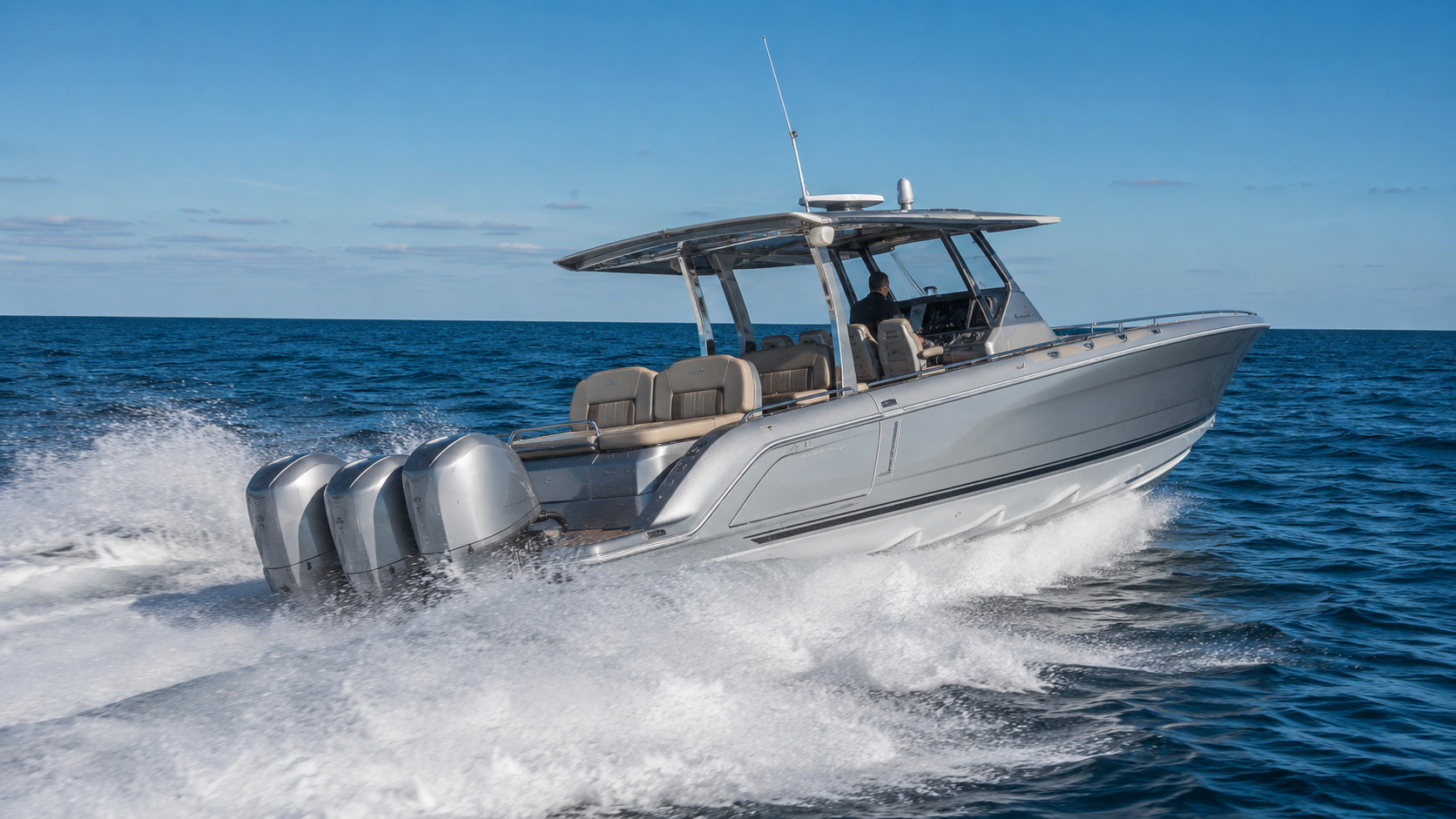 formula boats center console hero running 09