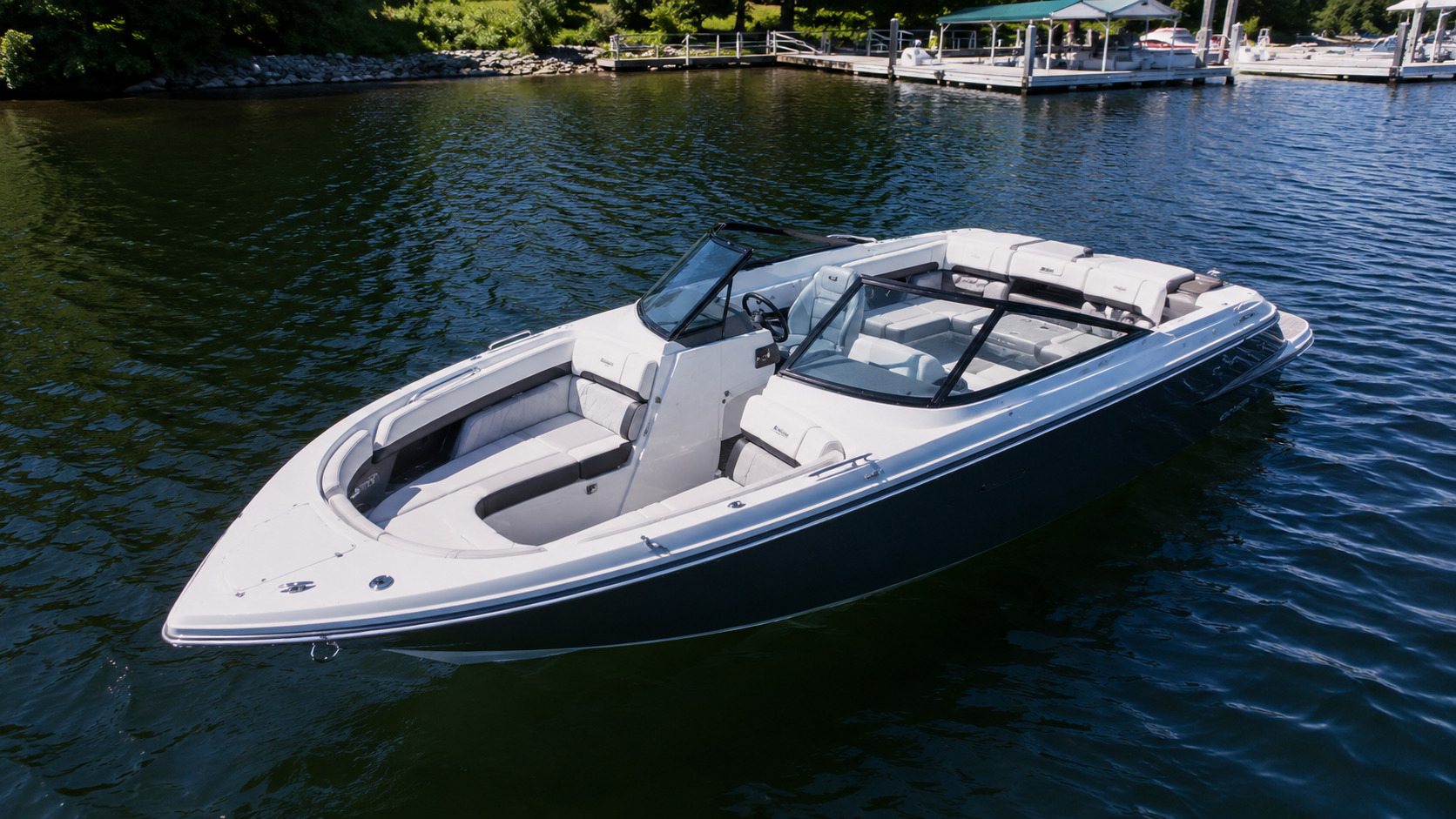 four winns freedom series h4 freedom elevated exterior 05