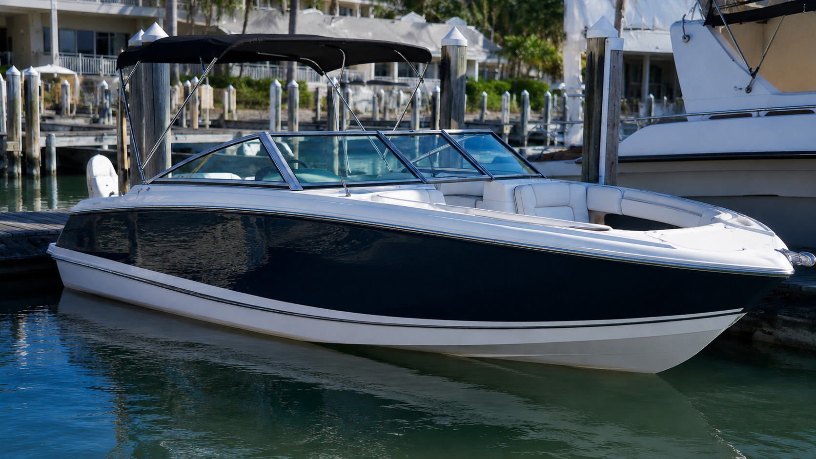 four winns h series dockside profile 02