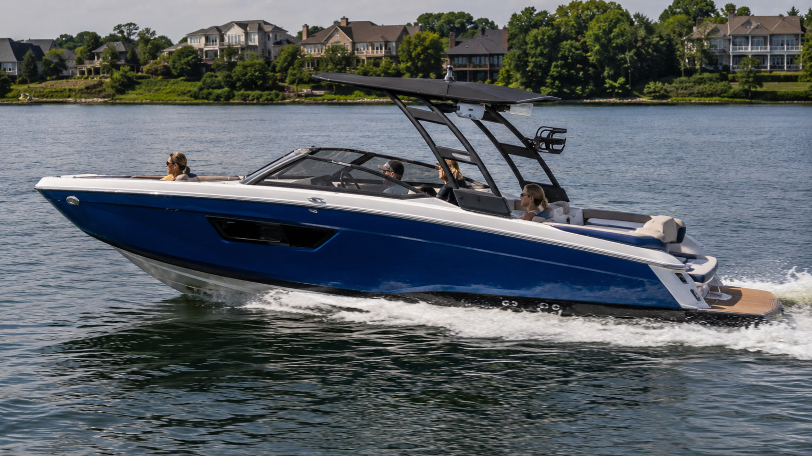 four winns h6 surf side profile underway 12