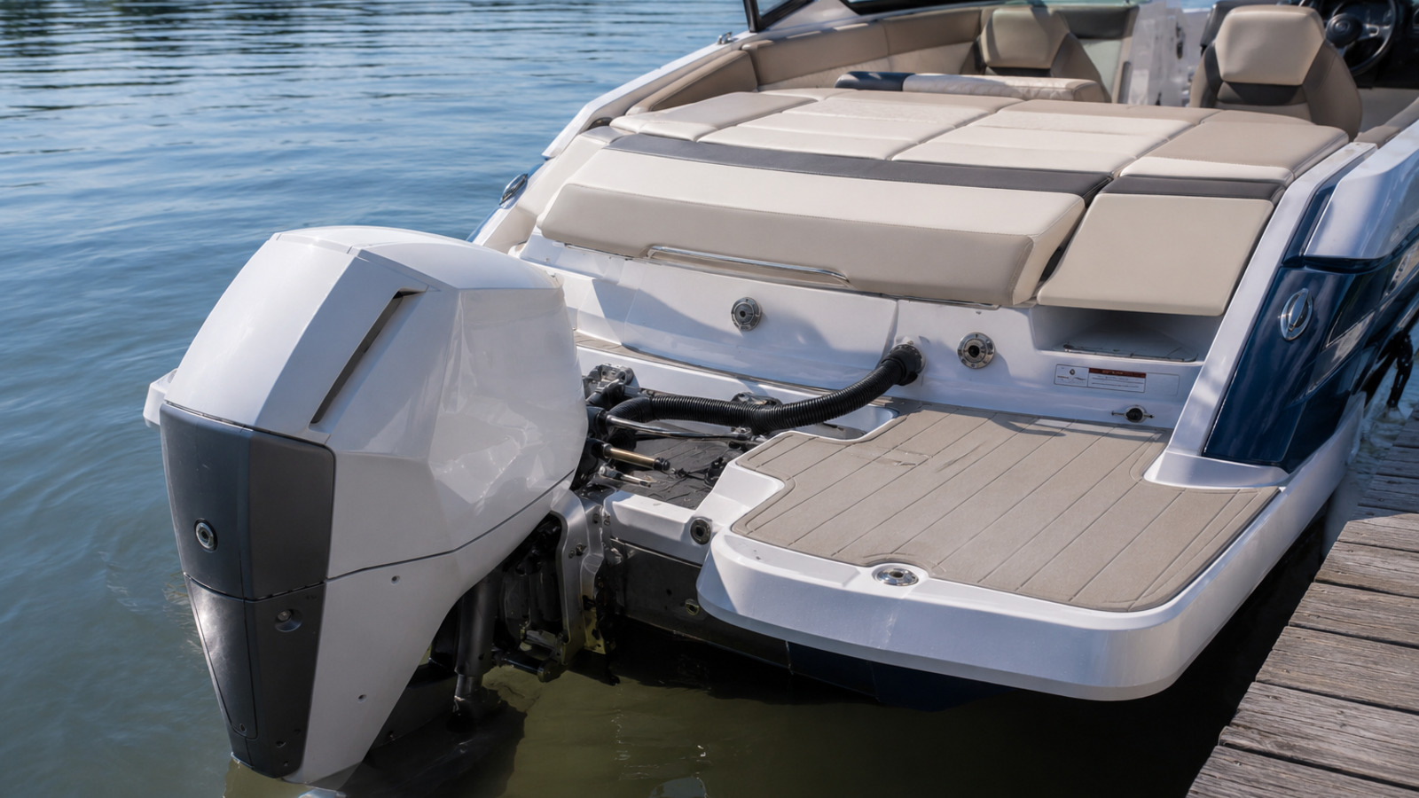 four winns h9 ob stern swim platform 09