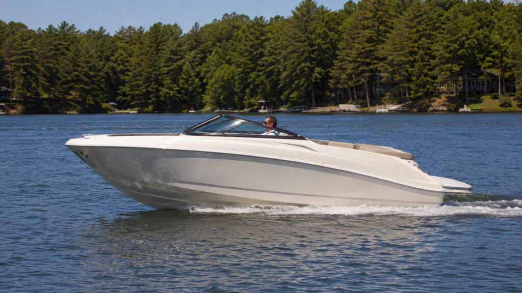 four winns hd series hd3 side profile underway 12