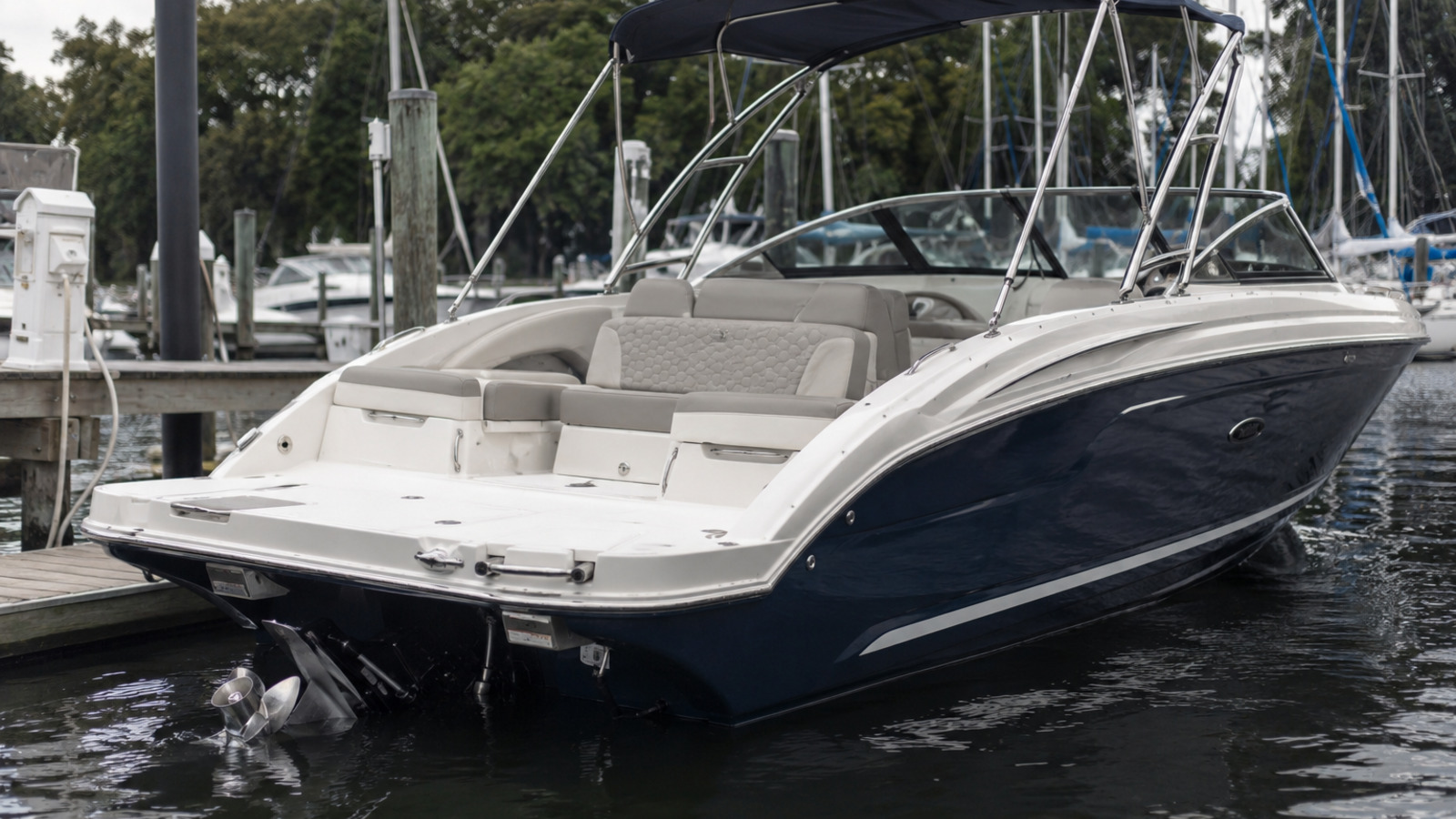 four winns hd series hd3 starboard dockside stern 16