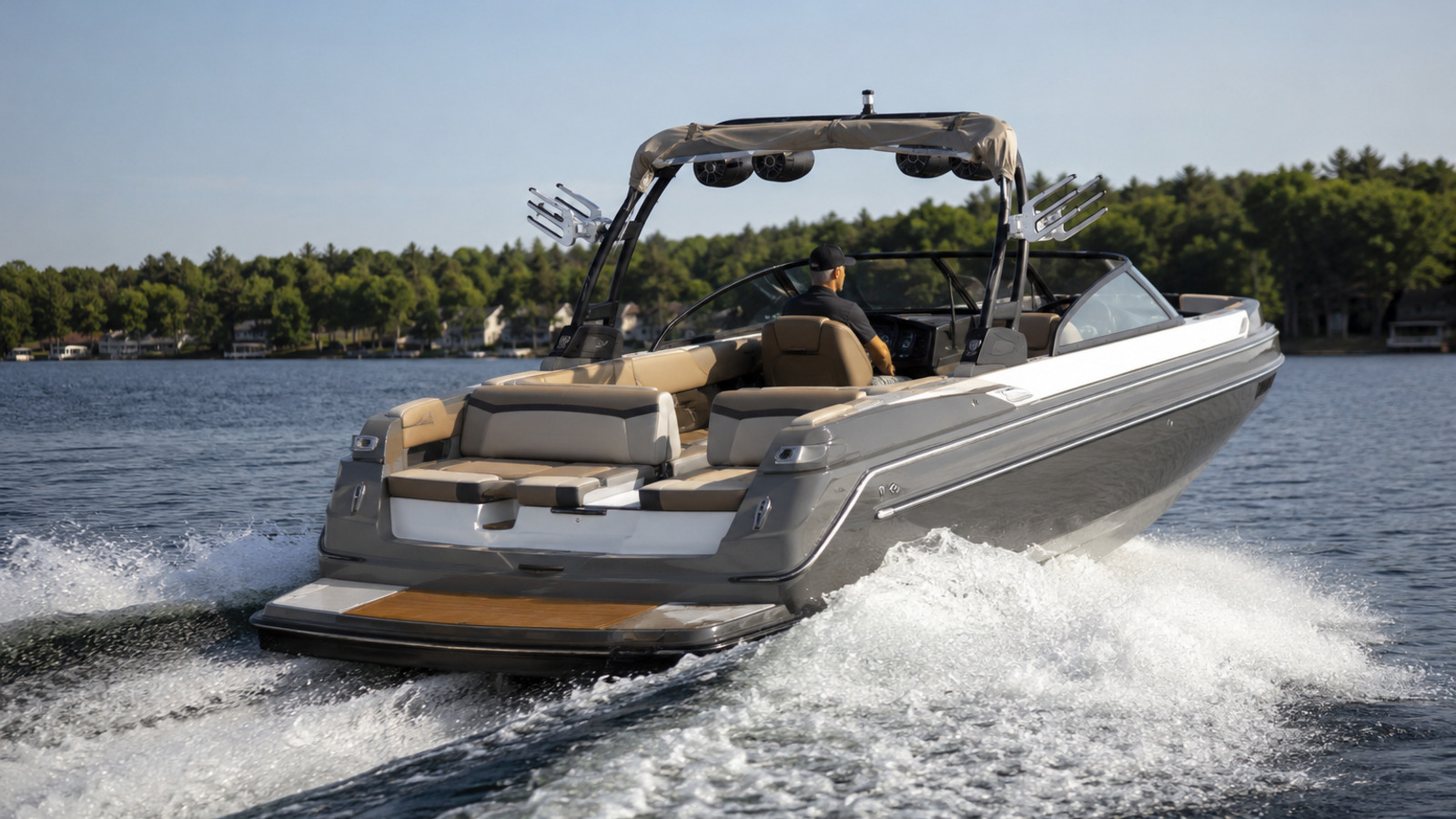 four winns hd series hd3 surf rear quarter running 03