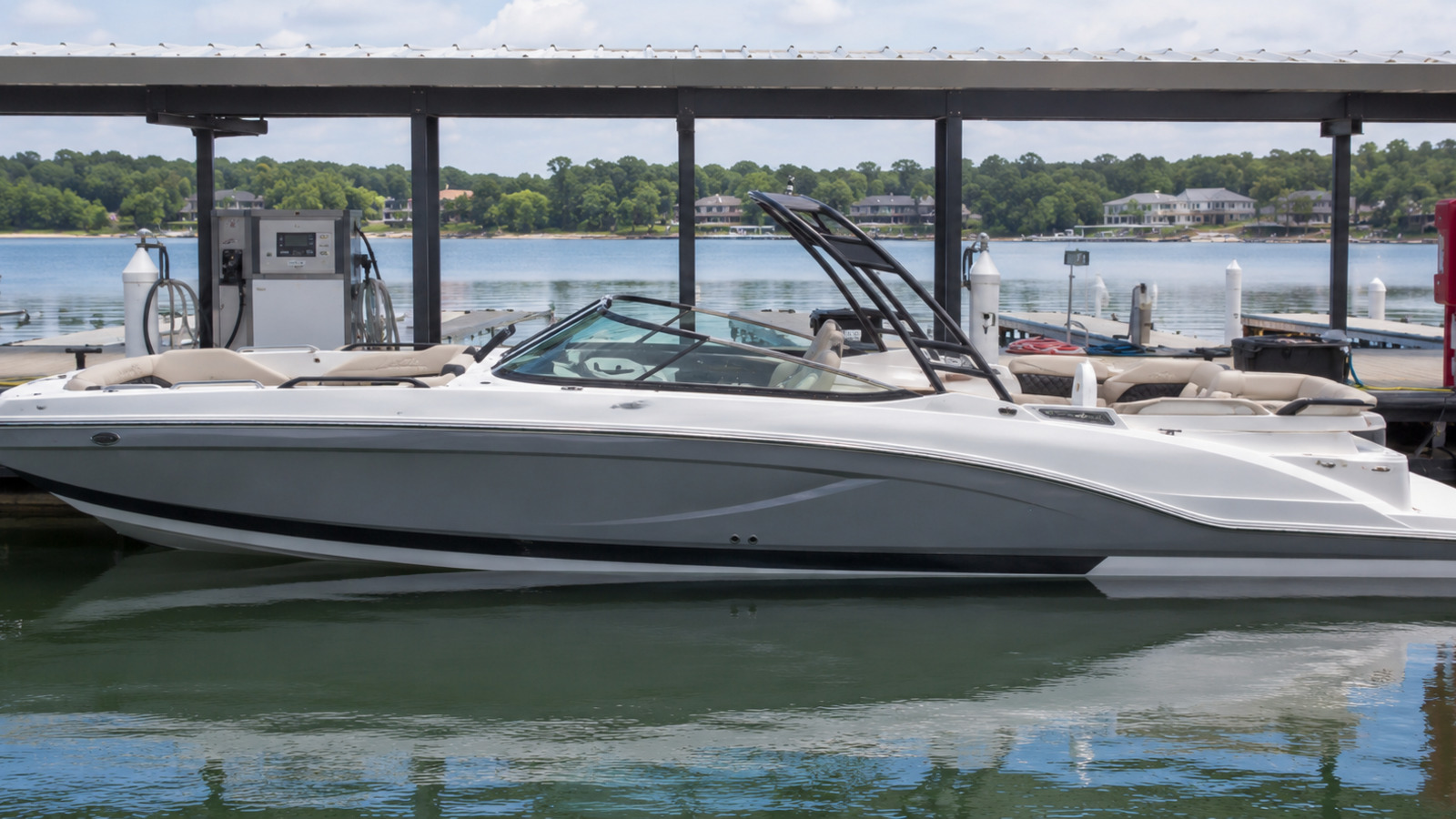four winns hd series hd8 fuel dock profile 21