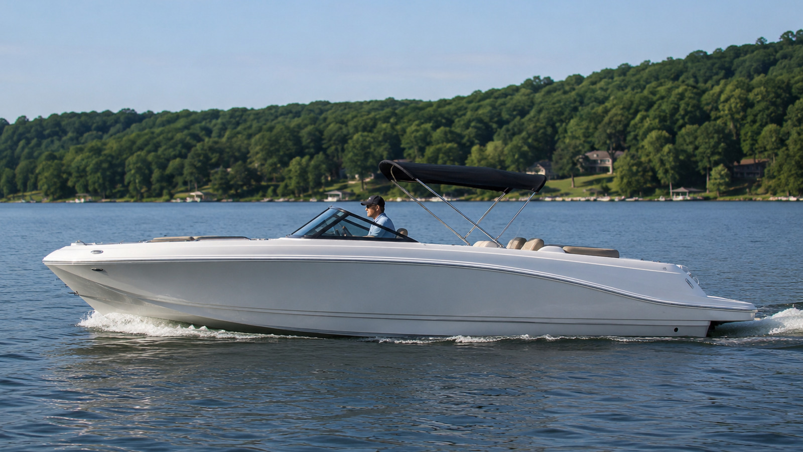 four winns hd series hd8 side profile underway 12