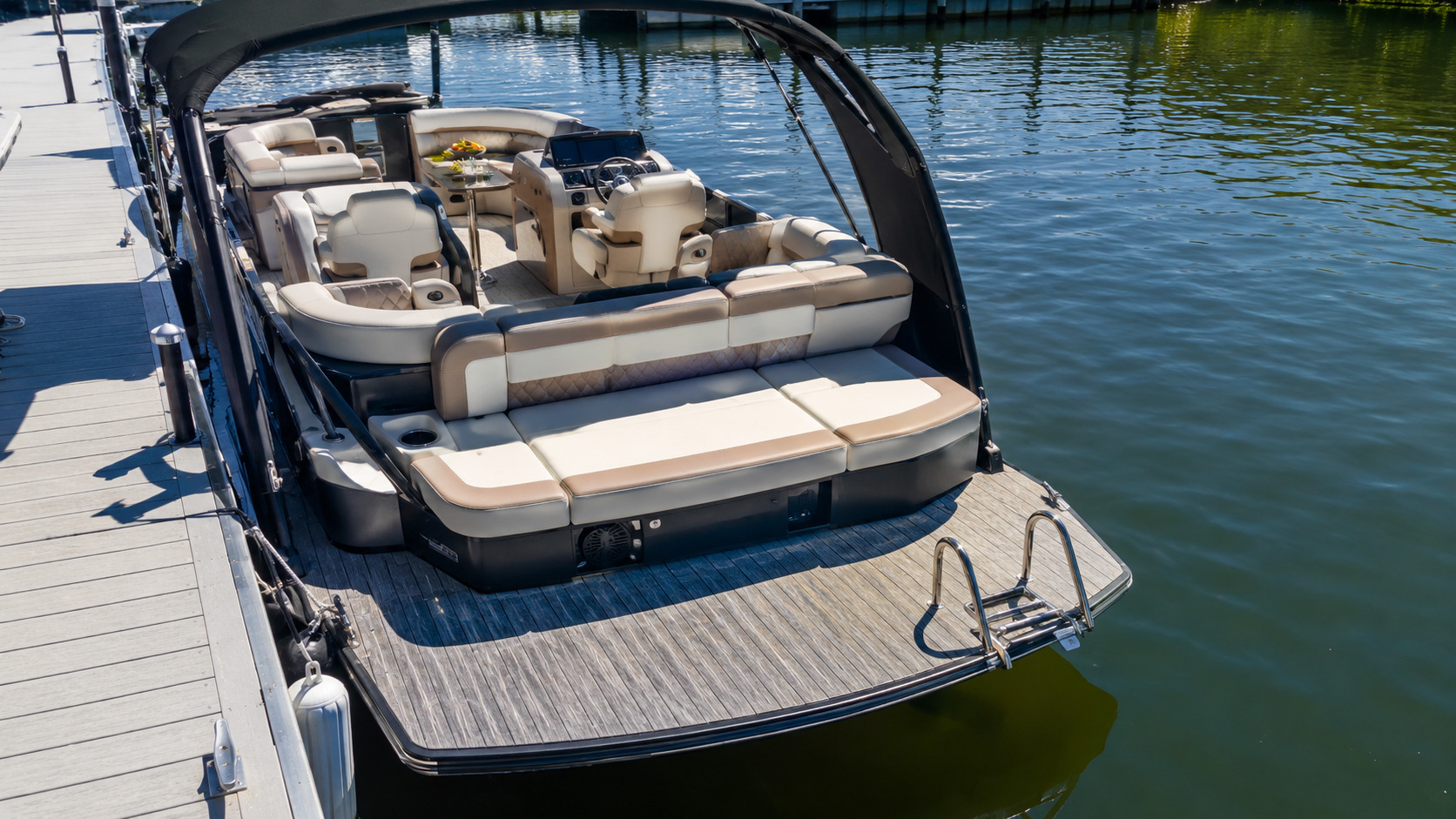 four winns hd series stern social layout 17