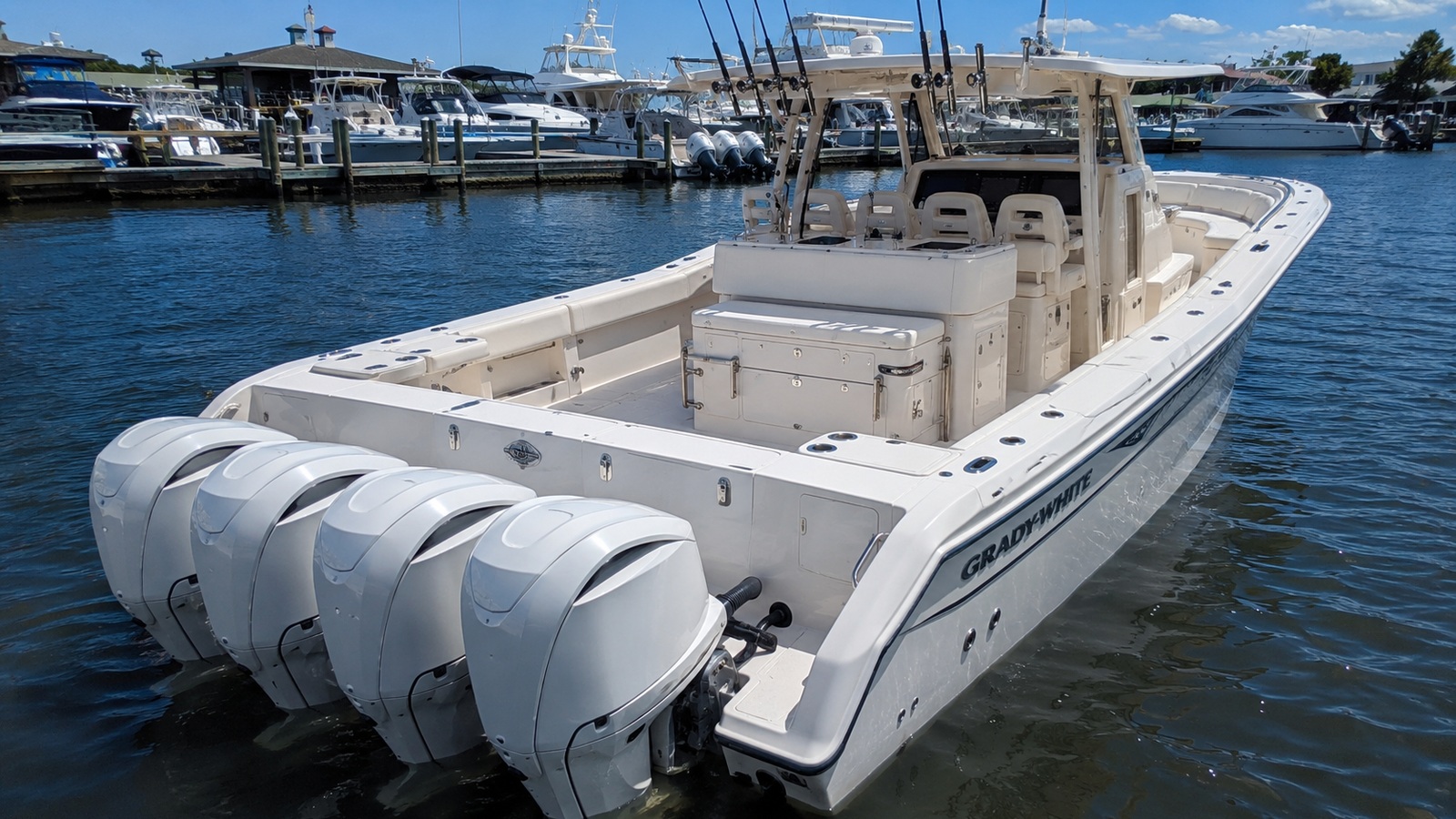 grady white canyon series canyon 456 stern fishing cockpit 07