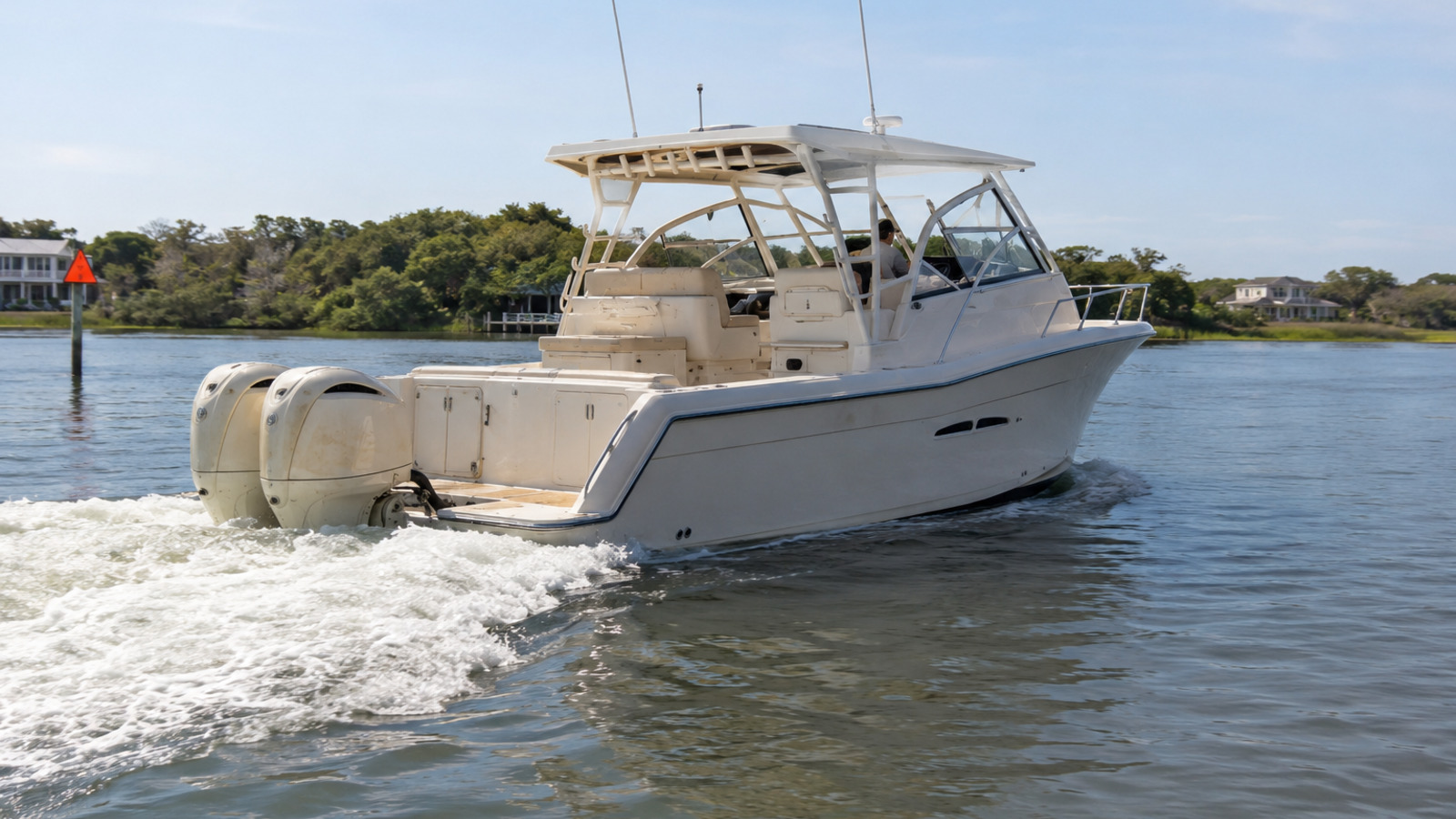 grady white coastal explorers 281 ce rear quarter running 03