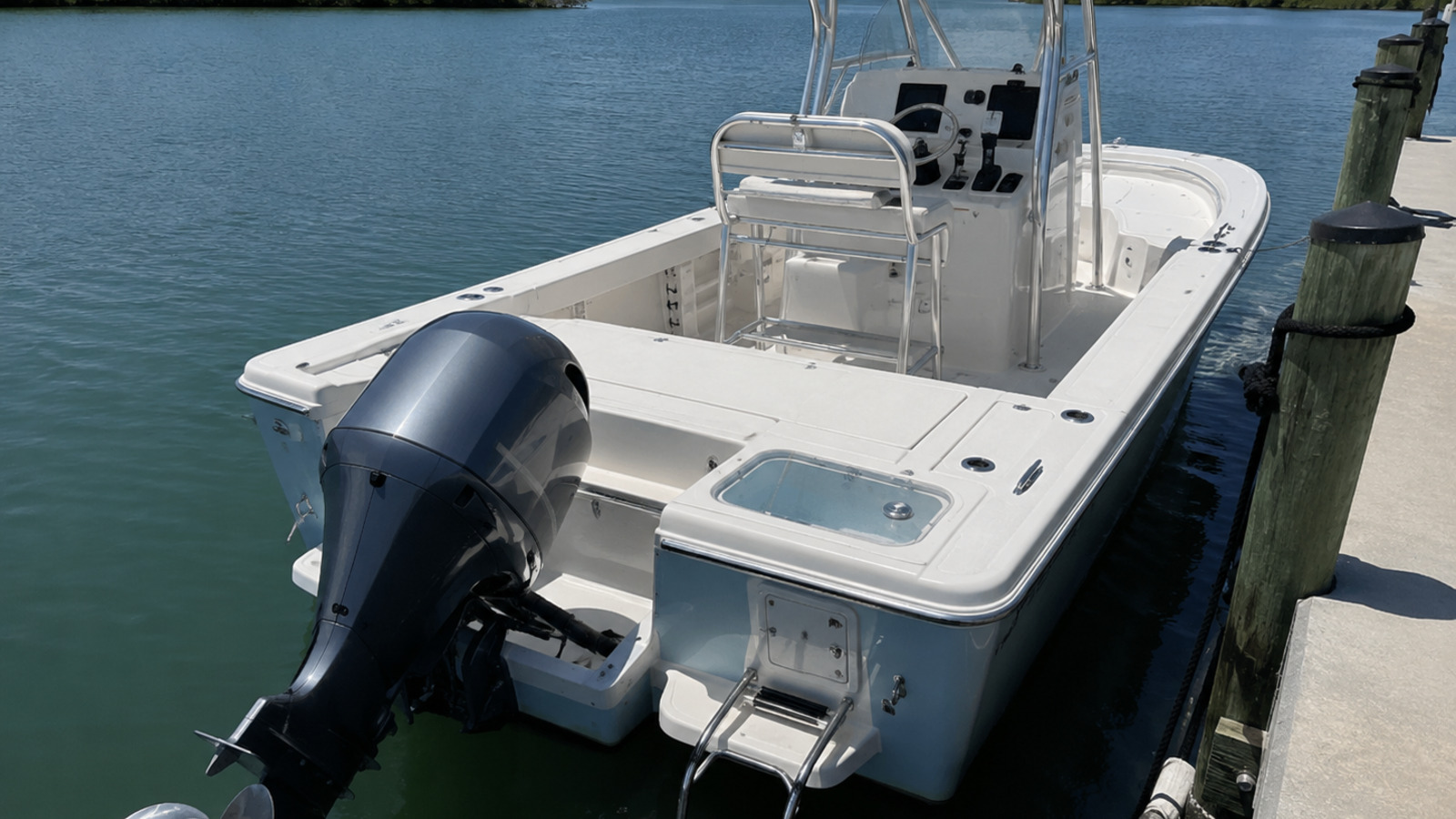 grady white fisherman series fisherman 216 stern utility angle 10
