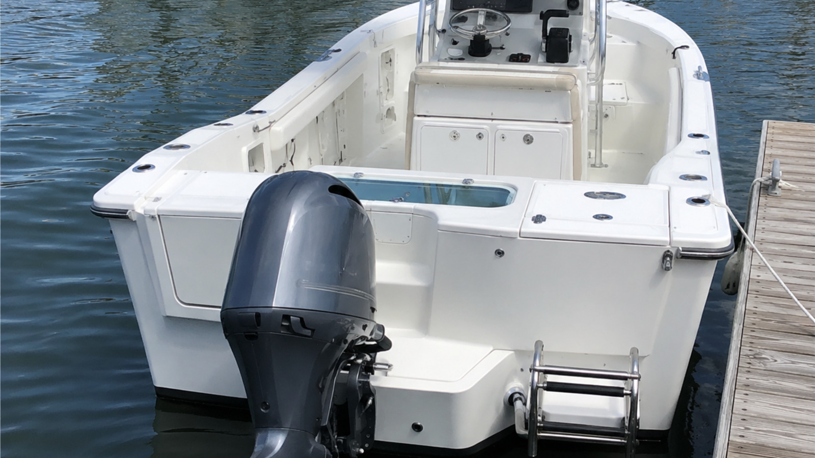 grady white fisherman series fisherman 236 stern utility angle 10