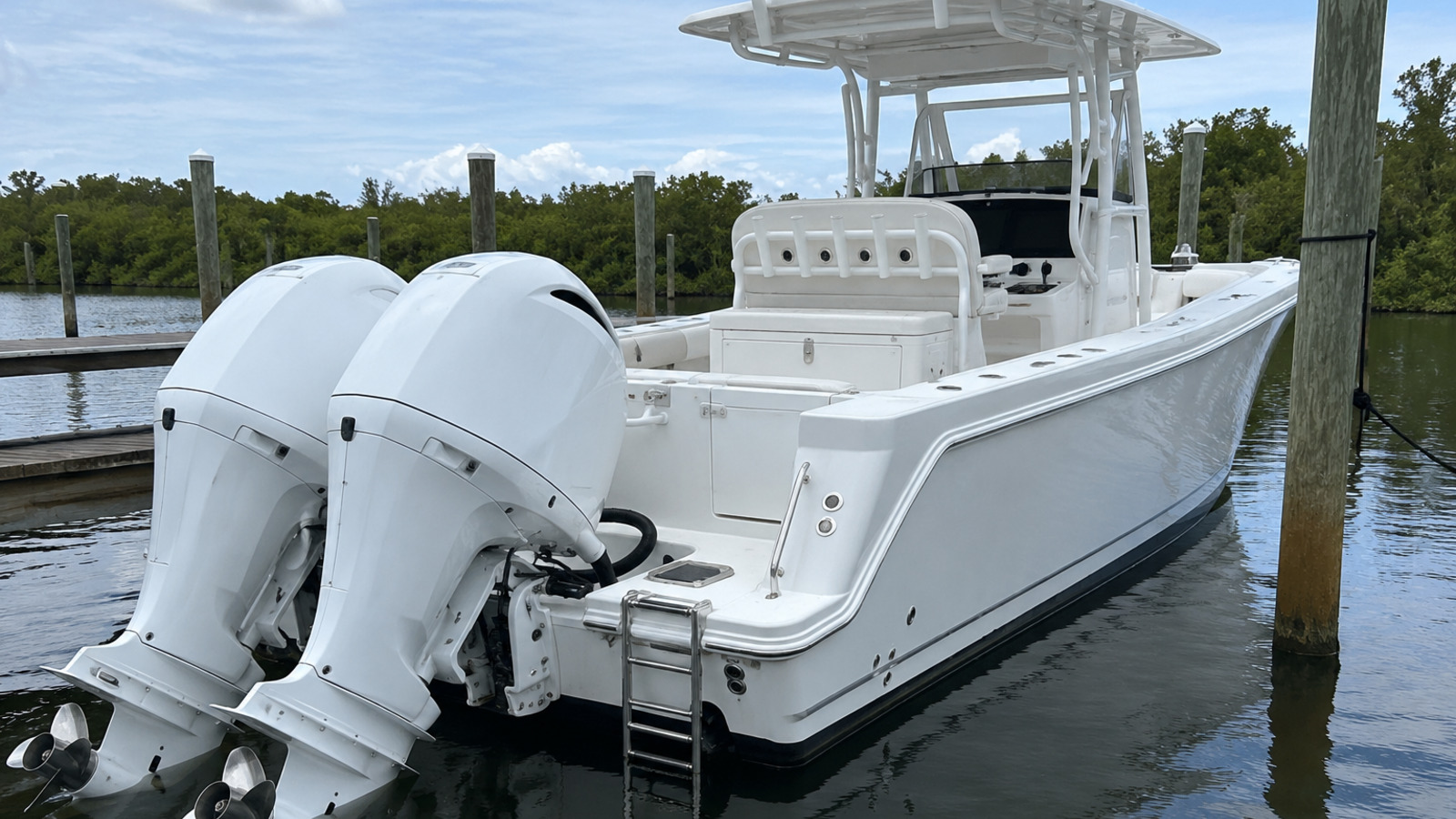 grady white fisherman series fisherman 257 transom outboard angle 16
