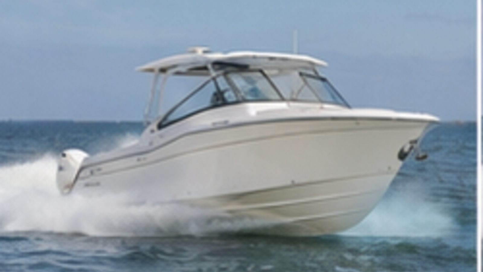 grady white freedom series freedom 345 hero exterior underway 01