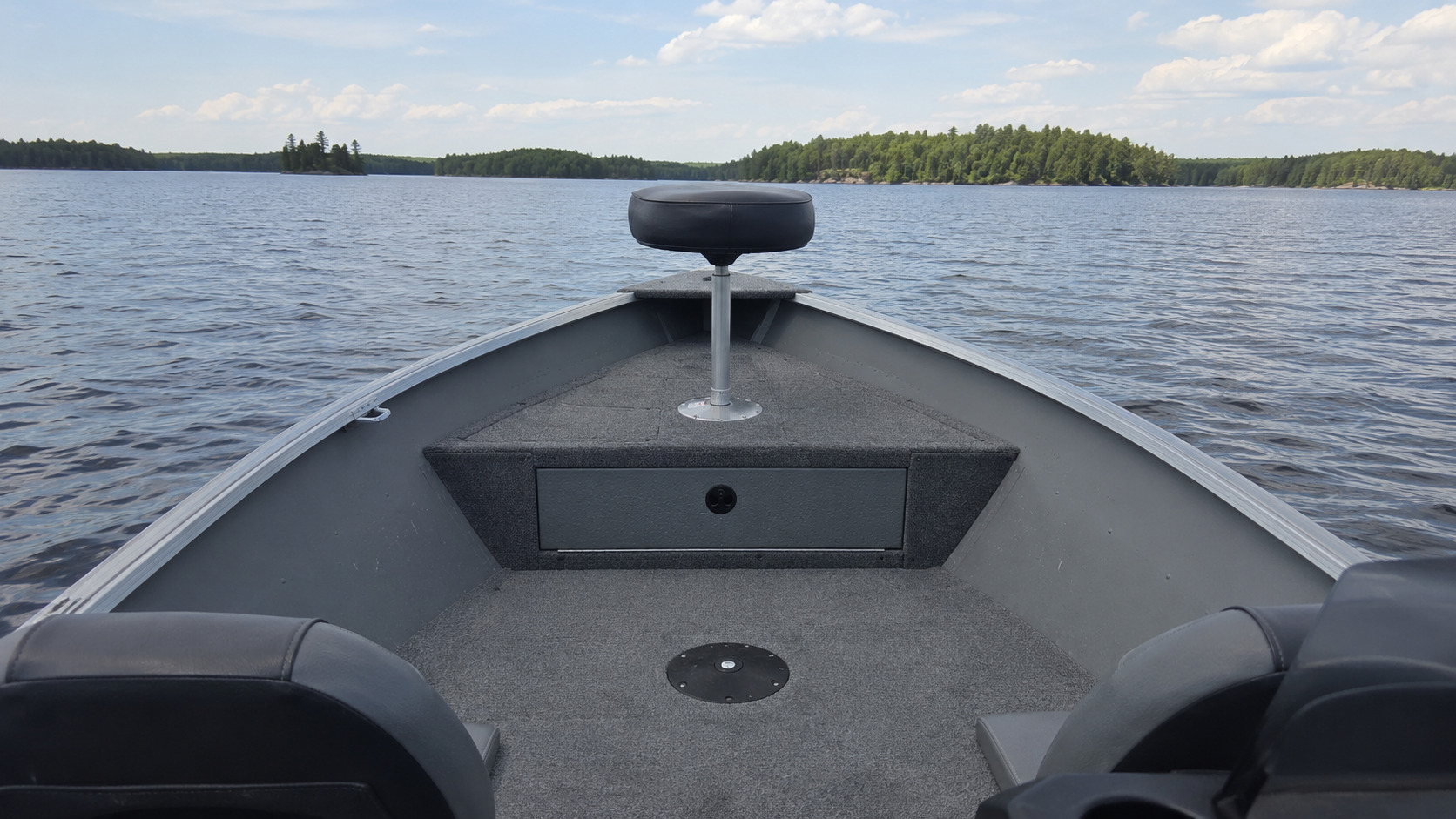 lund 1400 fury bow casting deck 11