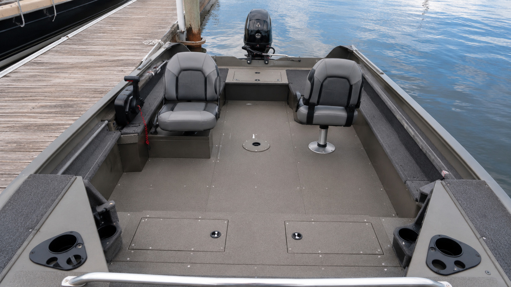 lund 1600 fury bow to stern layout 24