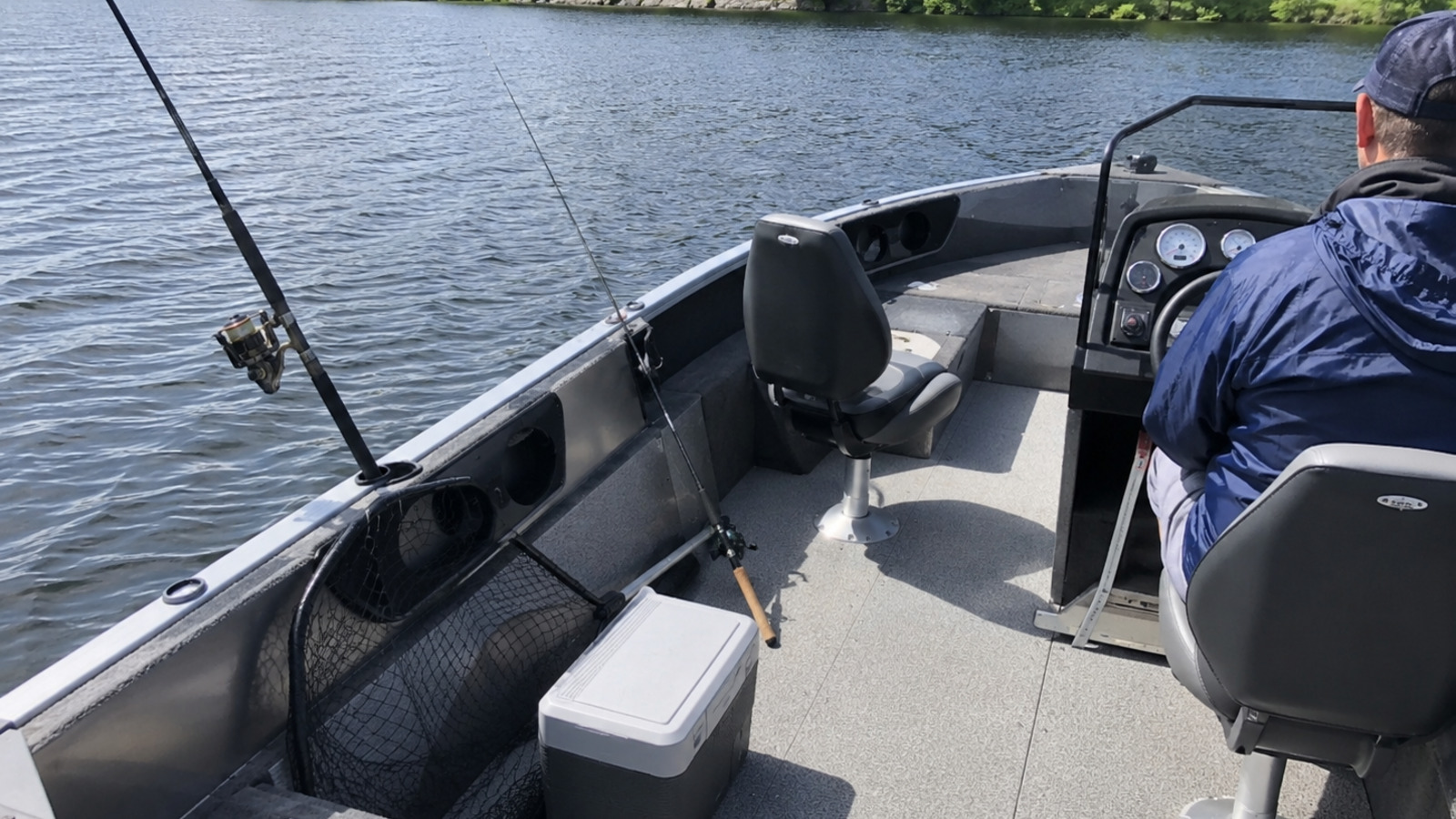 lund 1650 rebel xl aft cockpit fishing 25