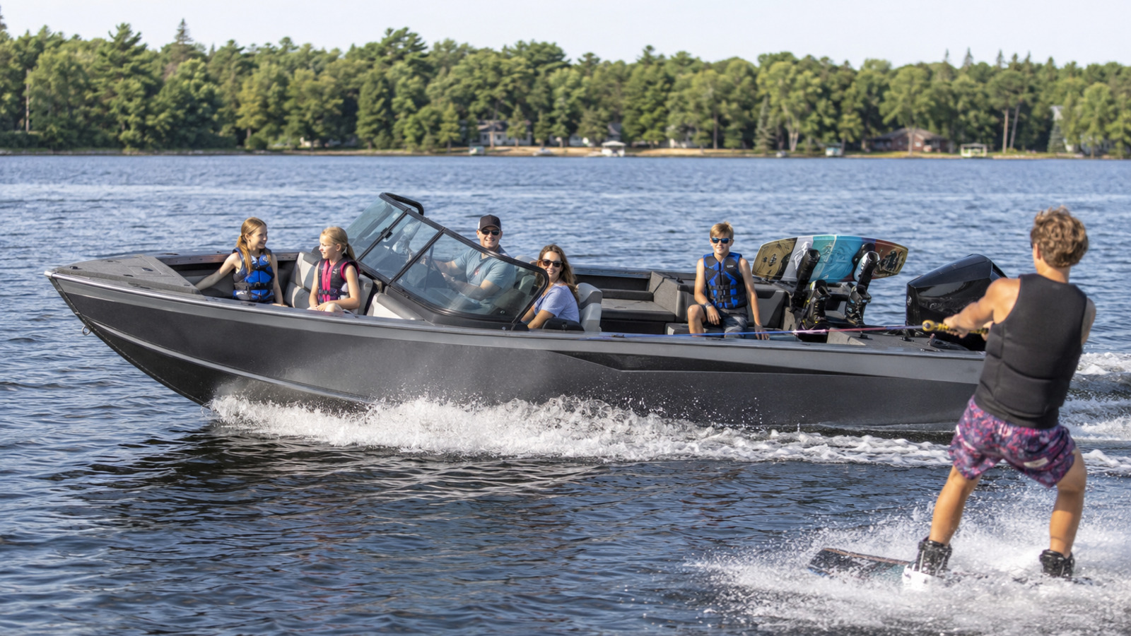 lund 1875 crossover xs family watersports 10