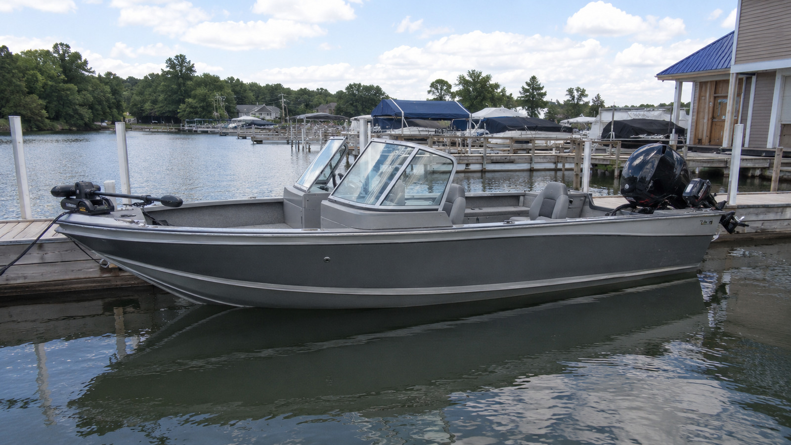 lund 1875 fisherman dockside profile 04