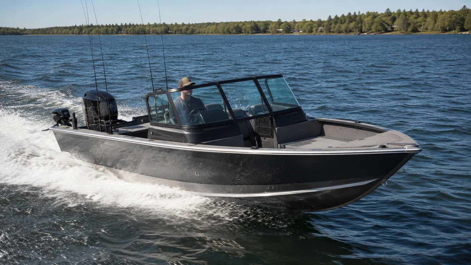 lund 1875 fisherman front quarter run 02
