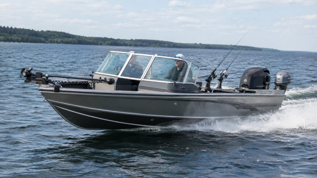 lund 1875 fisherman hero underway 01