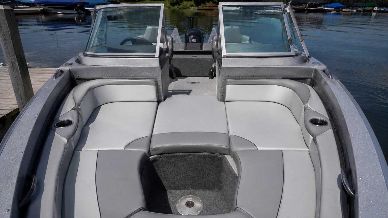 lund 189 tyee gl bow lounge angle 06