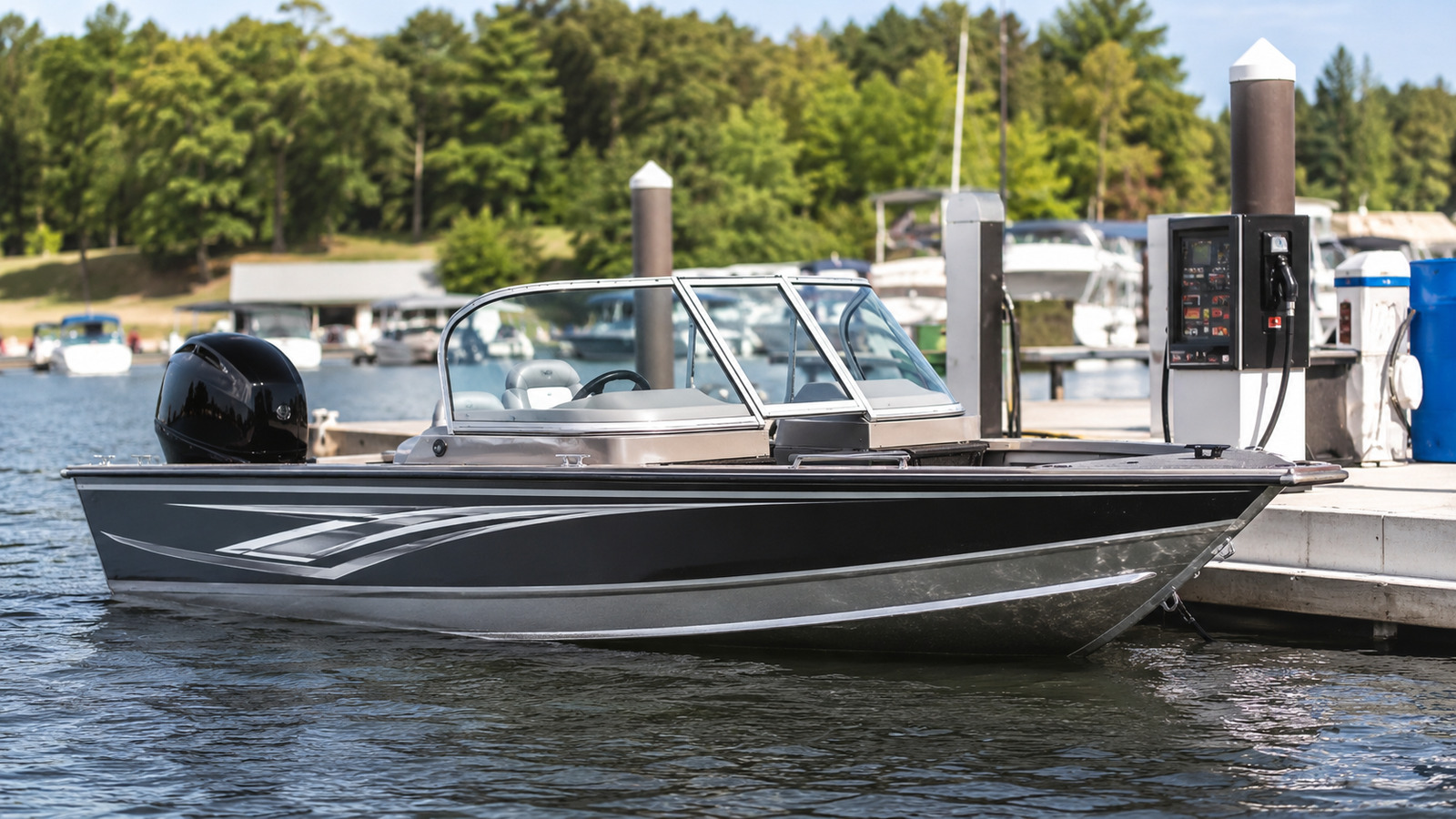 lund 189 tyee gl fuel dock profile 16