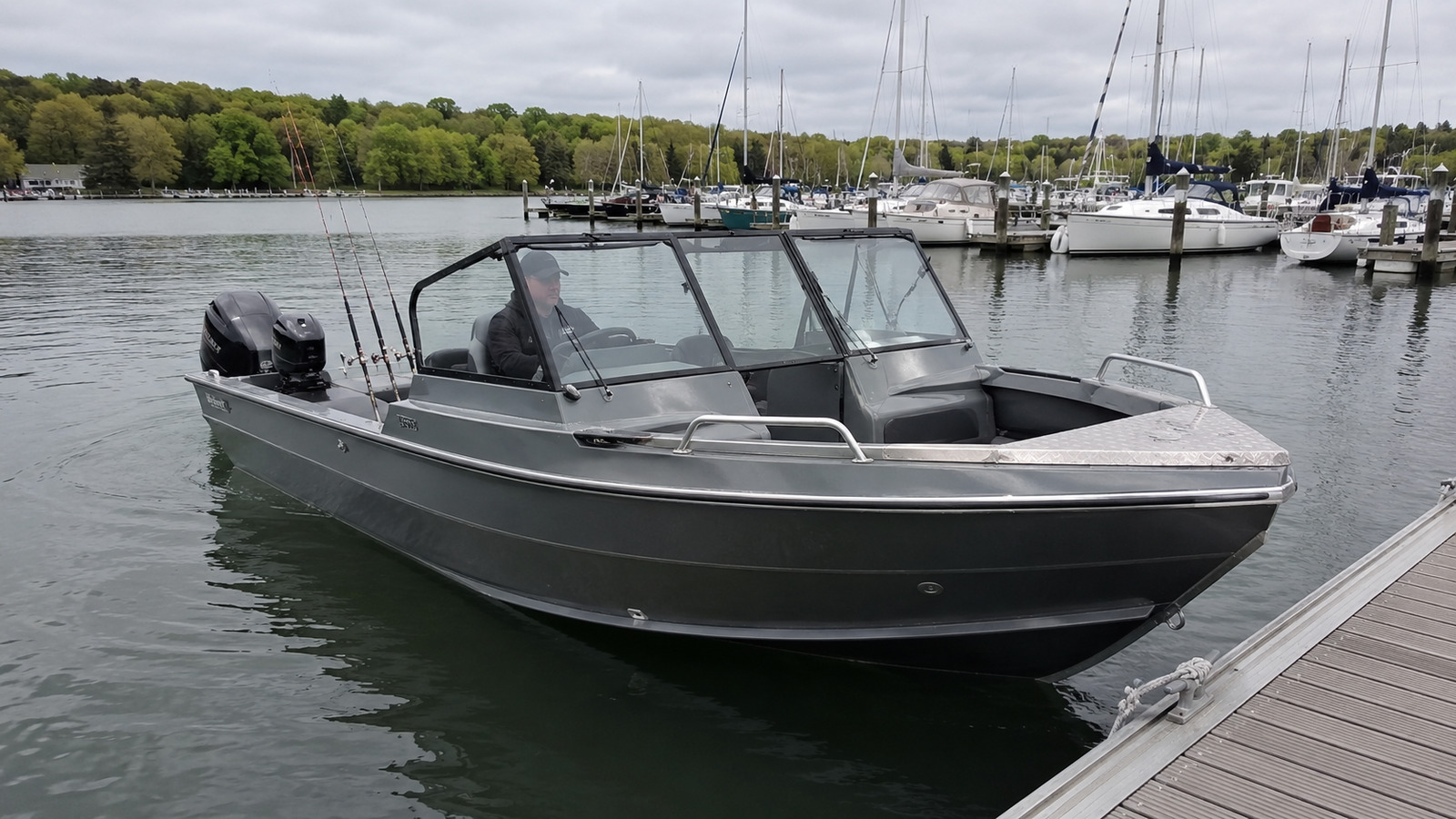 lund 2075 fisherman marina arrival 10