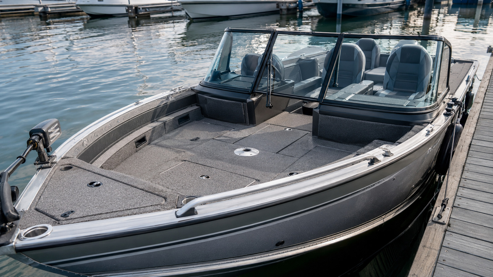 lund 2275 baron bow deck utility 19