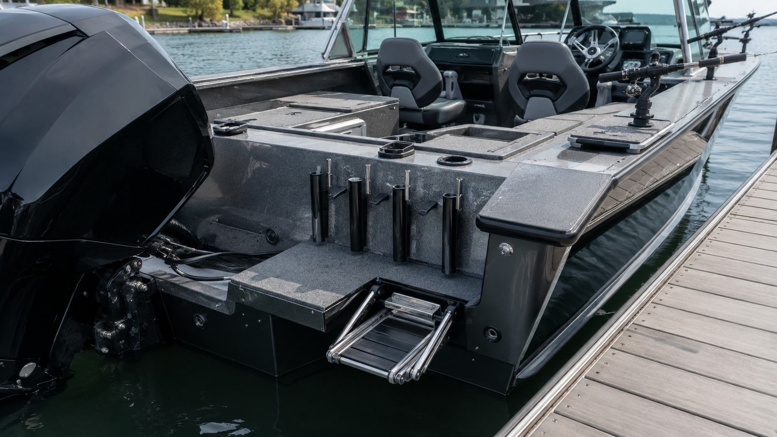 lund 2275 baron transom utility detail 24