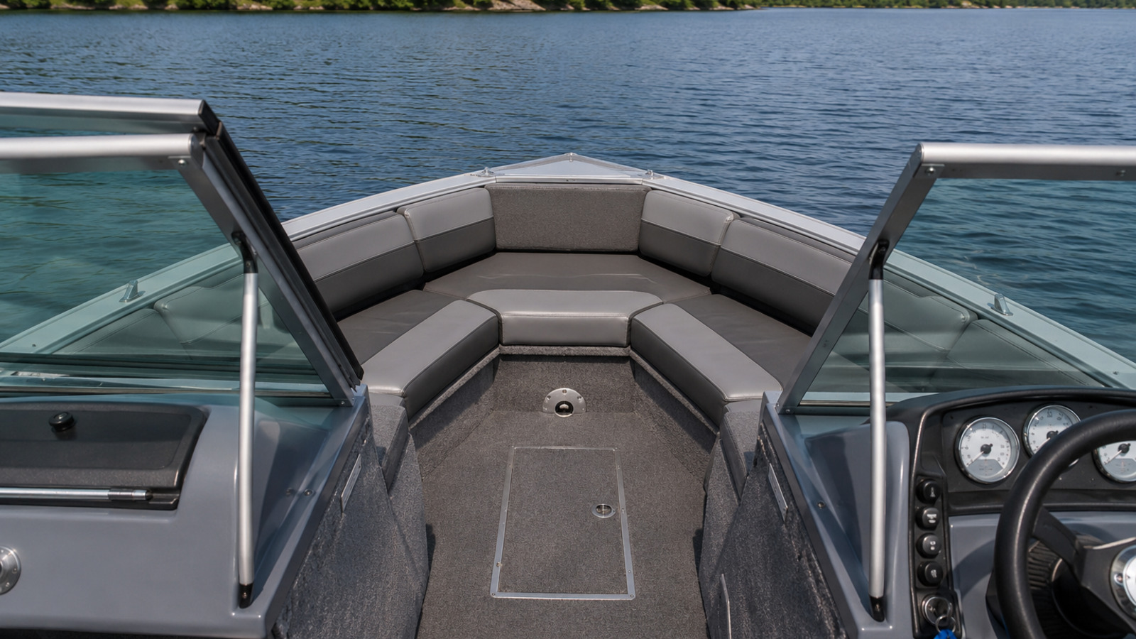 lund adventure 1775 adventure bow seating angle 06