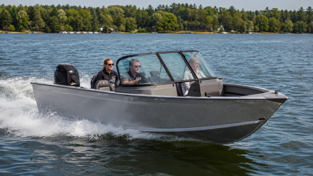 lund adventure 1775 adventure hero underway 01