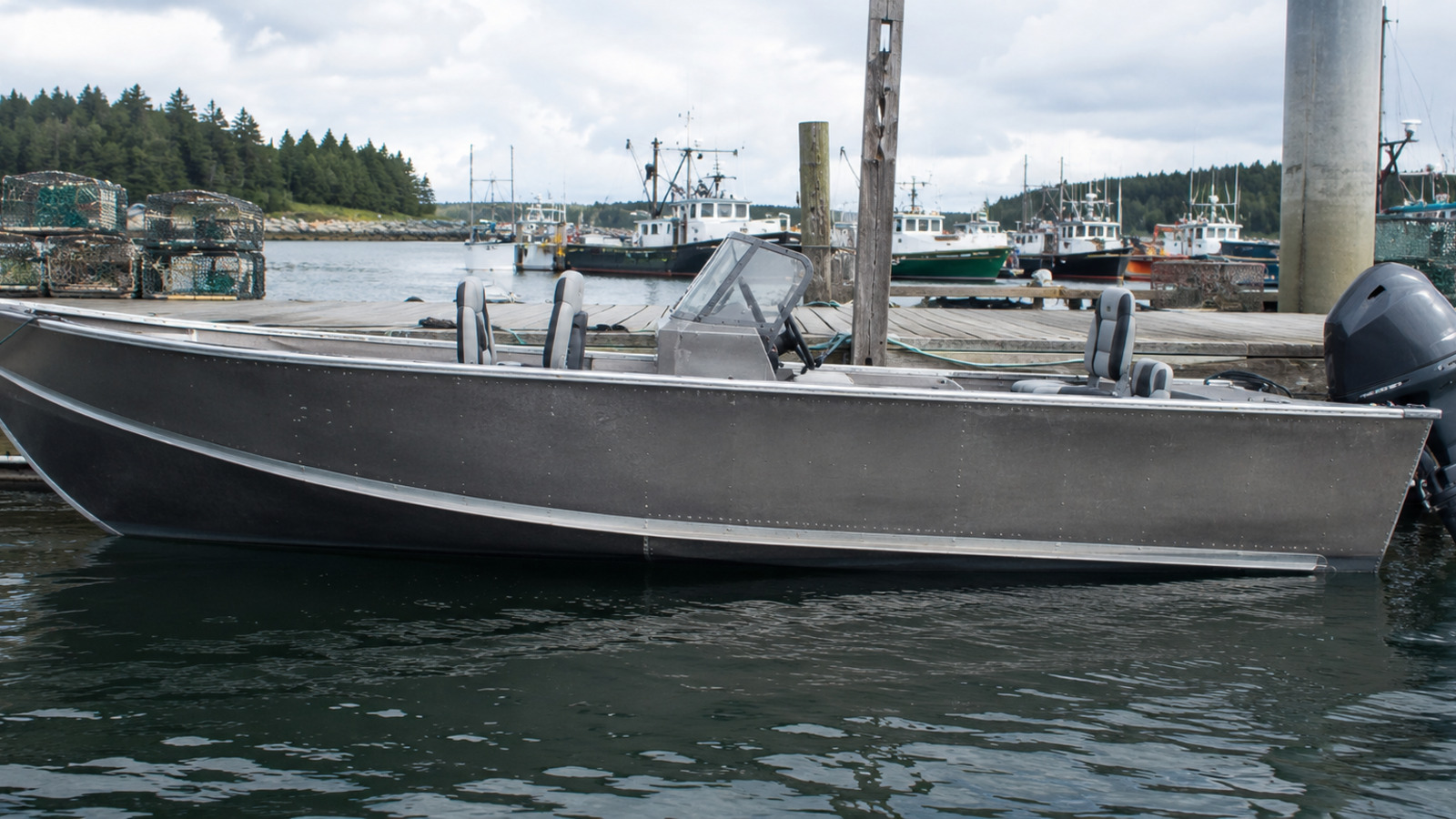 lund alaskan 1875 alaskan dockside profile 04