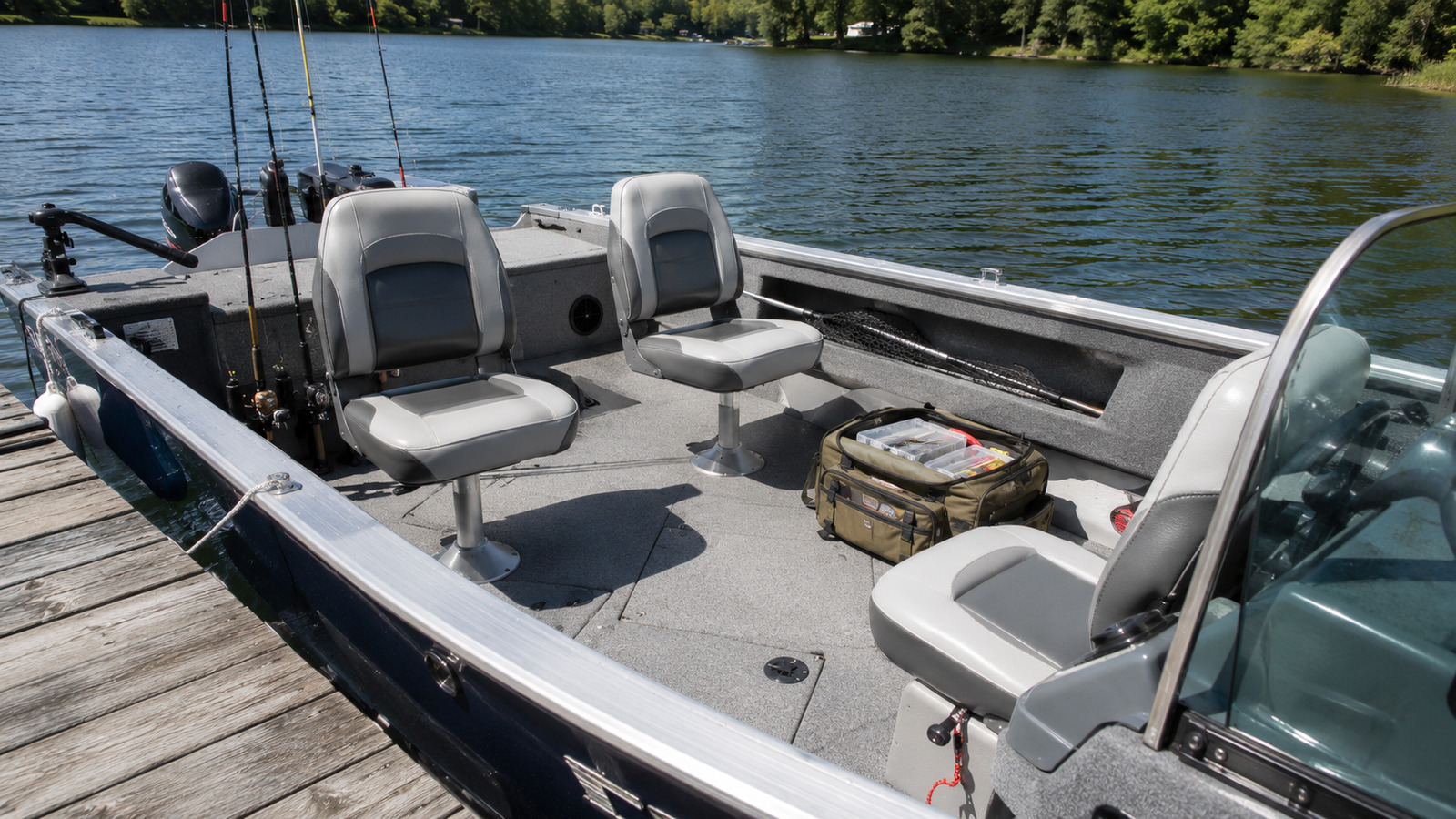 lund angler 1650 fishing ready cockpit 23