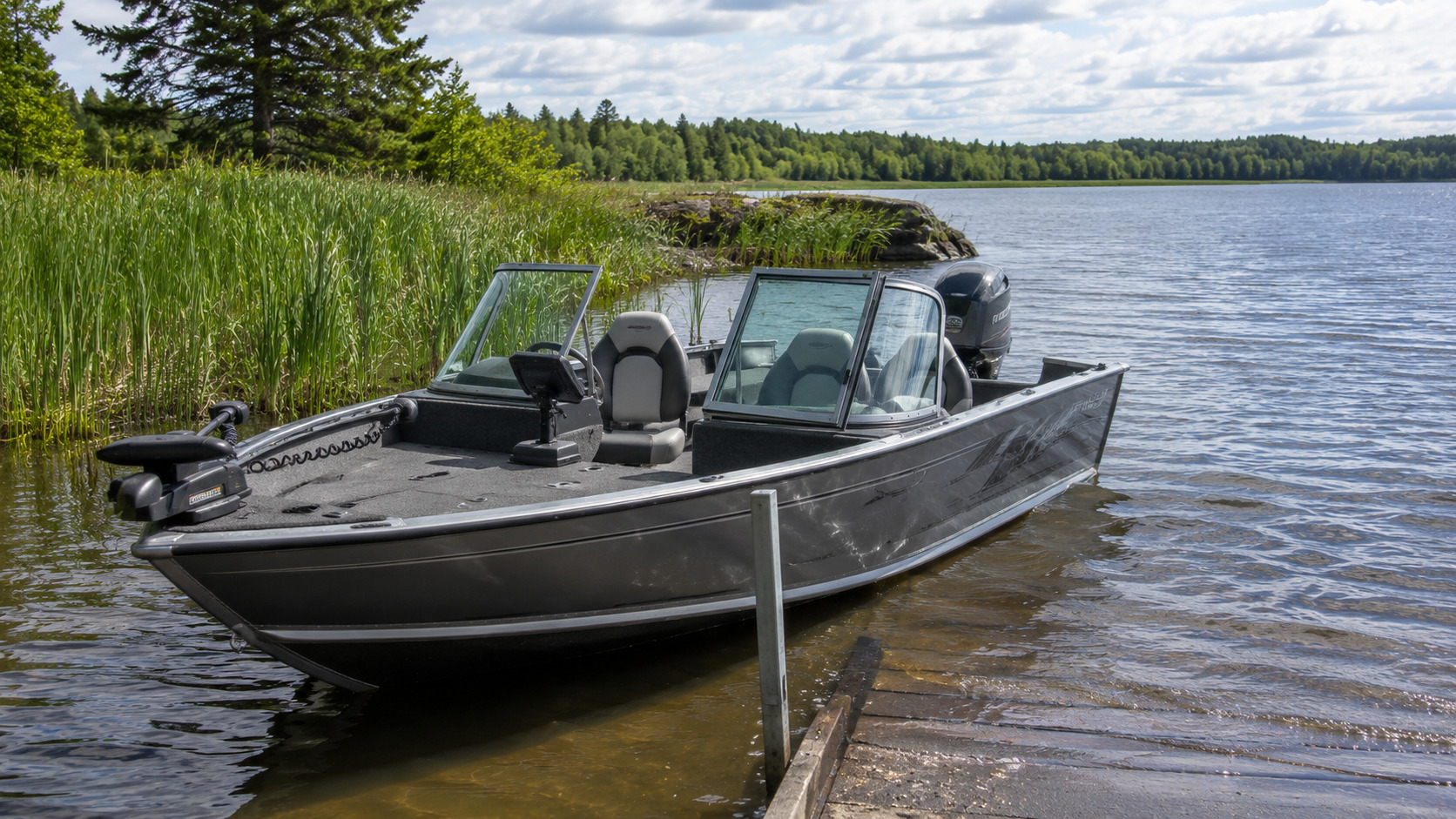 lund angler dockside profile 01