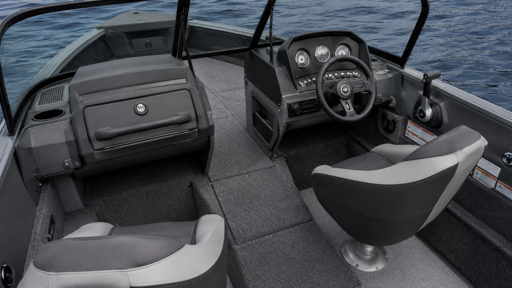 lund crossover xs helm detail 02