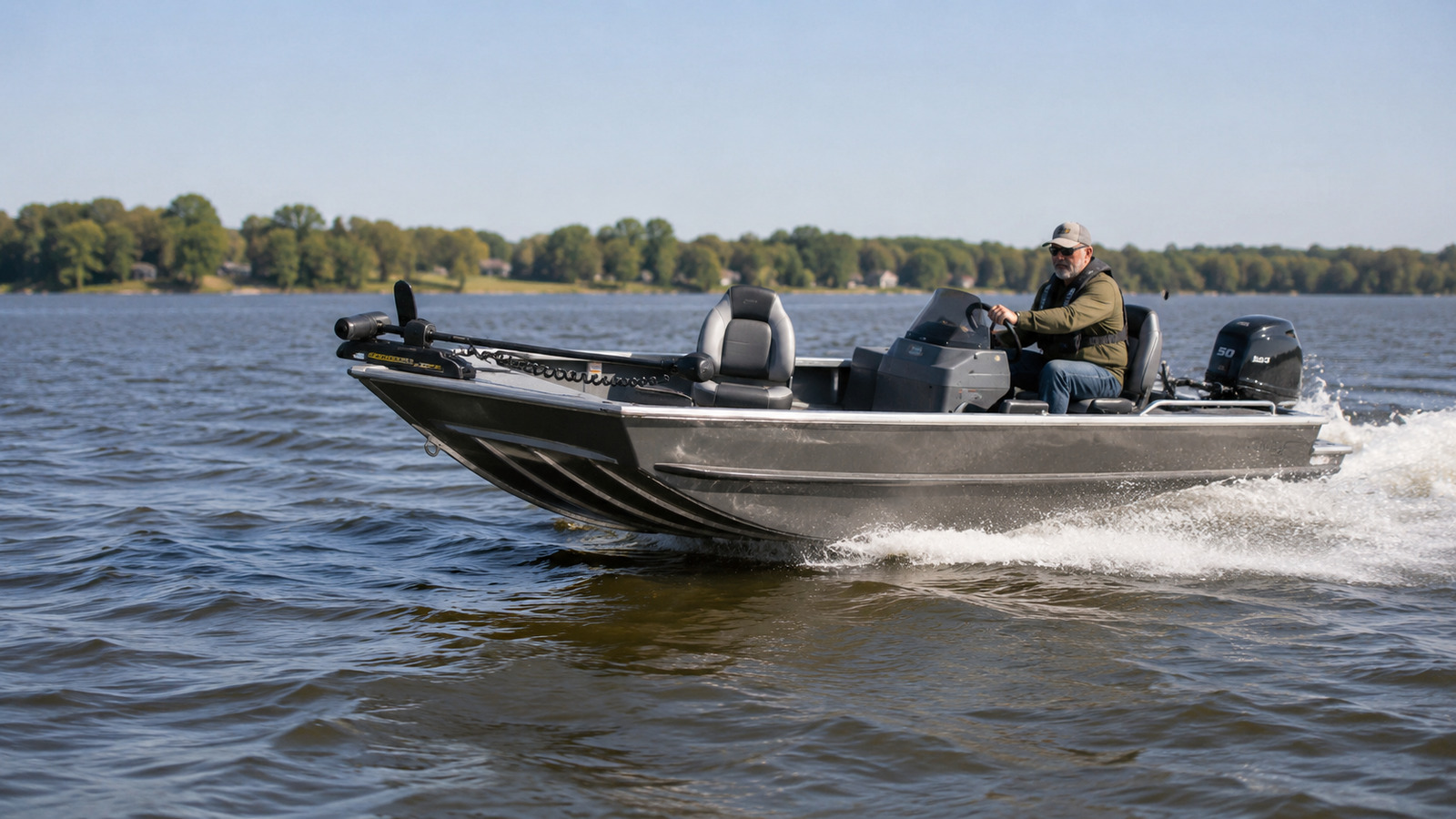 lund explorer 1700 explorer port quarter run 16