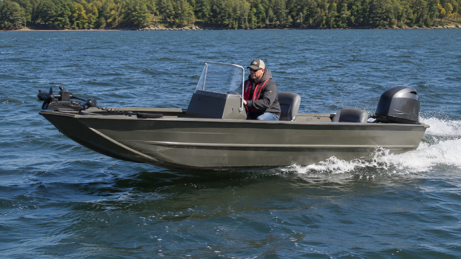 lund explorer 1800 explorer port quarter run 16