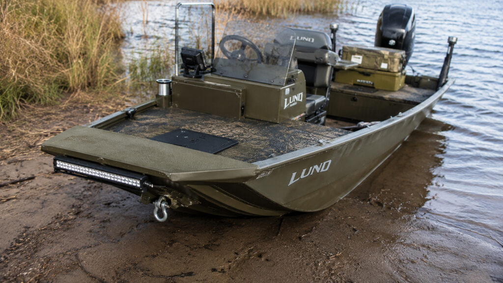 lund mod jon boat hero quarter 01