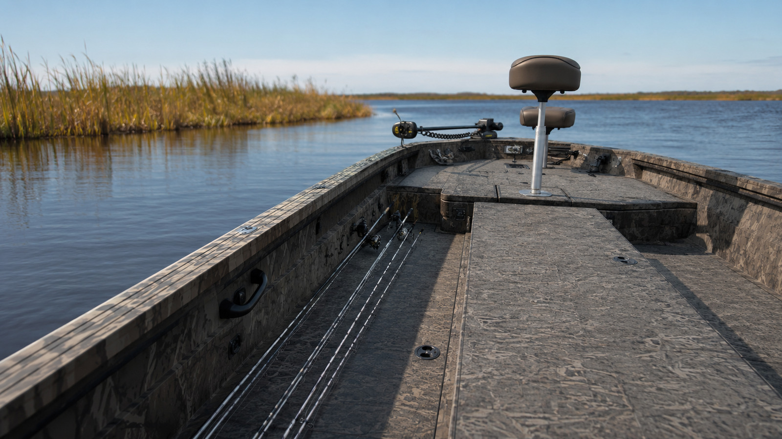 lund predator 2070 predator fishing deck angle 20