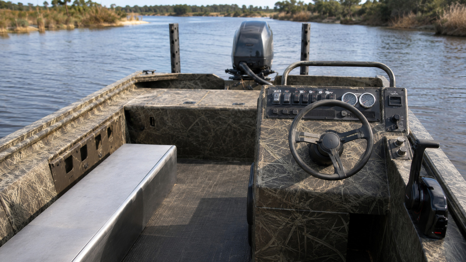 lund predator 2070 predator utility console view 23