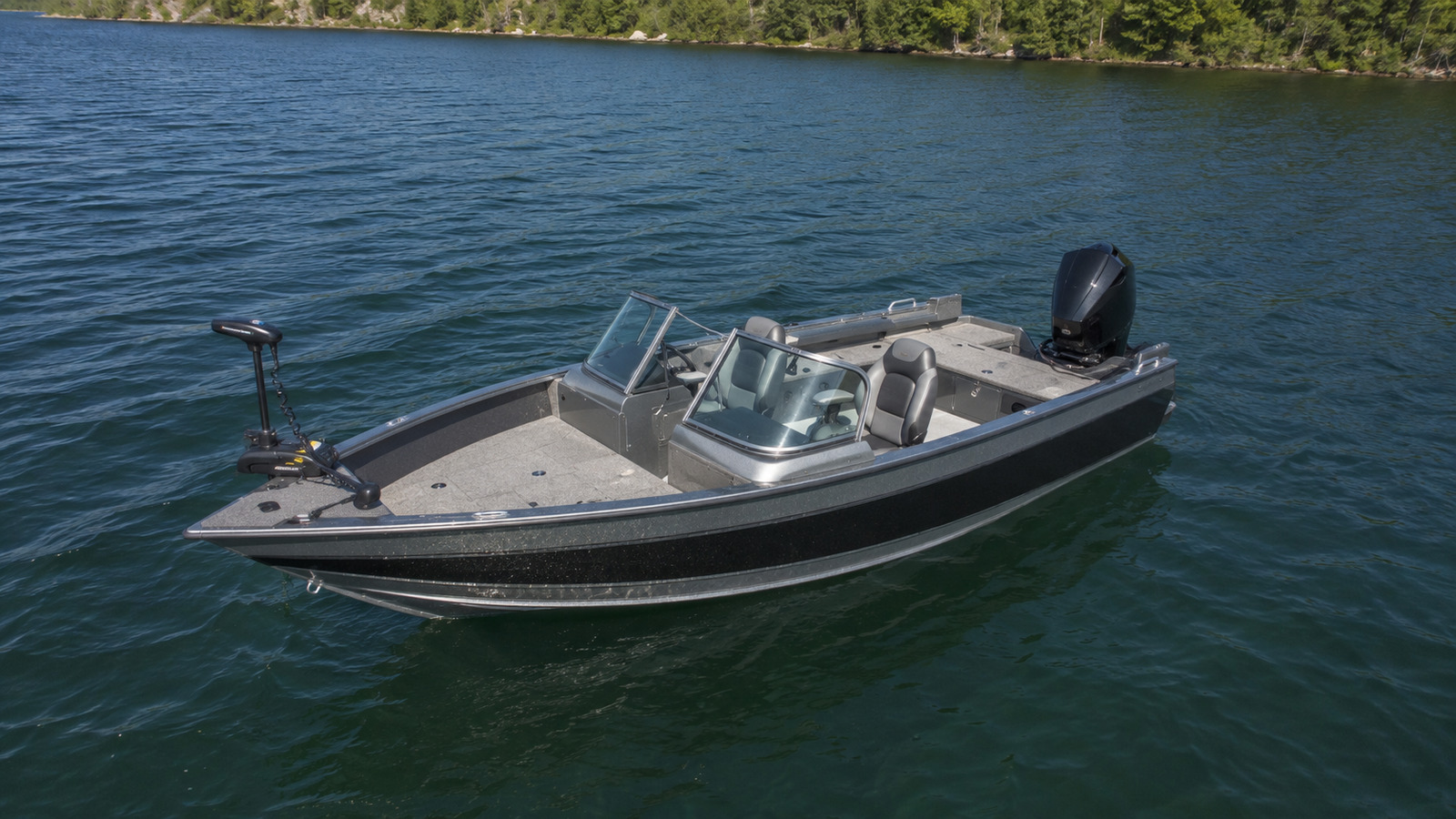 lund pro v 1875 pro v elevated exterior 05